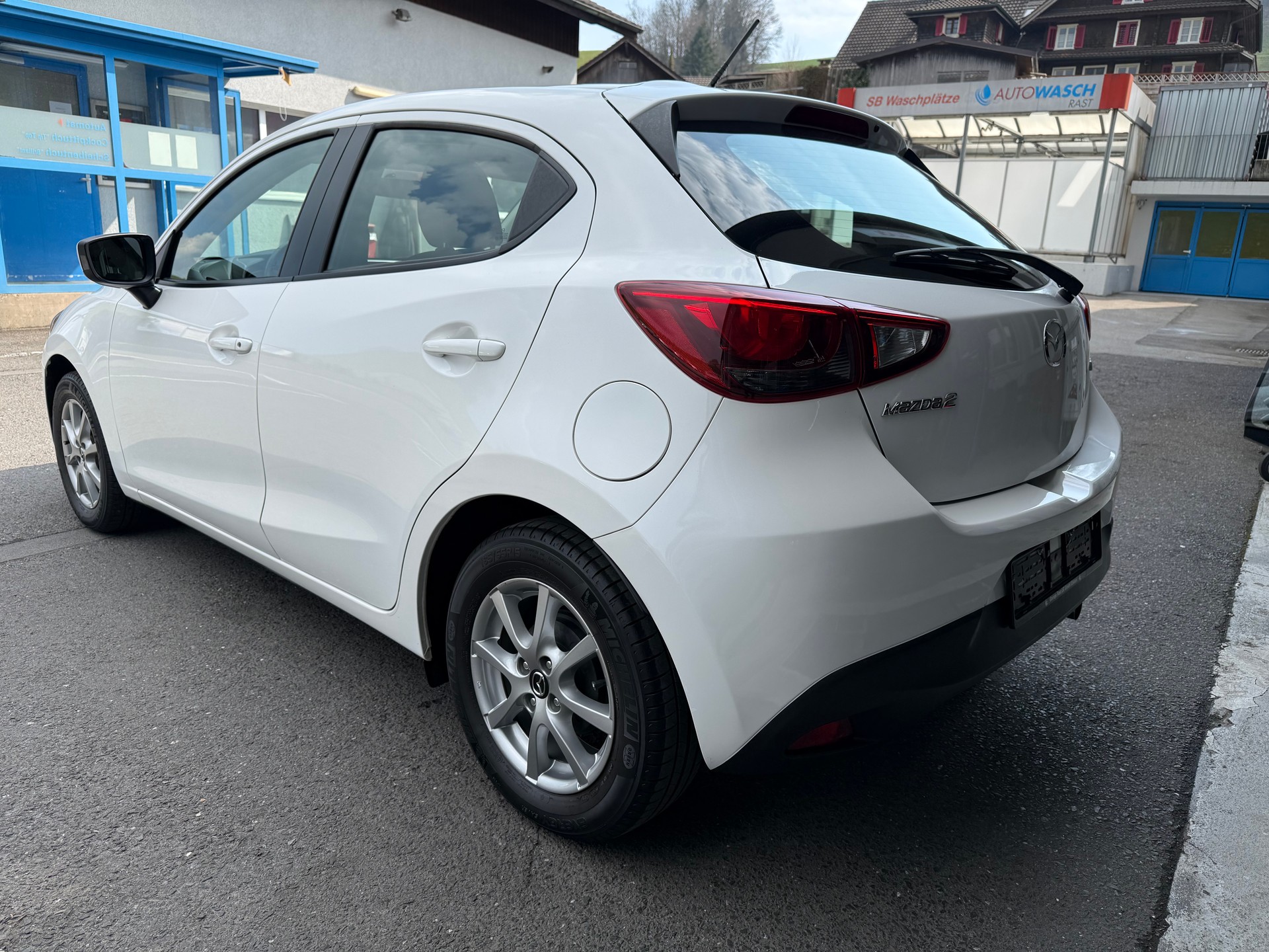 MAZDA 2 1.5i 16V Skyactiv-G Ambition-image-5