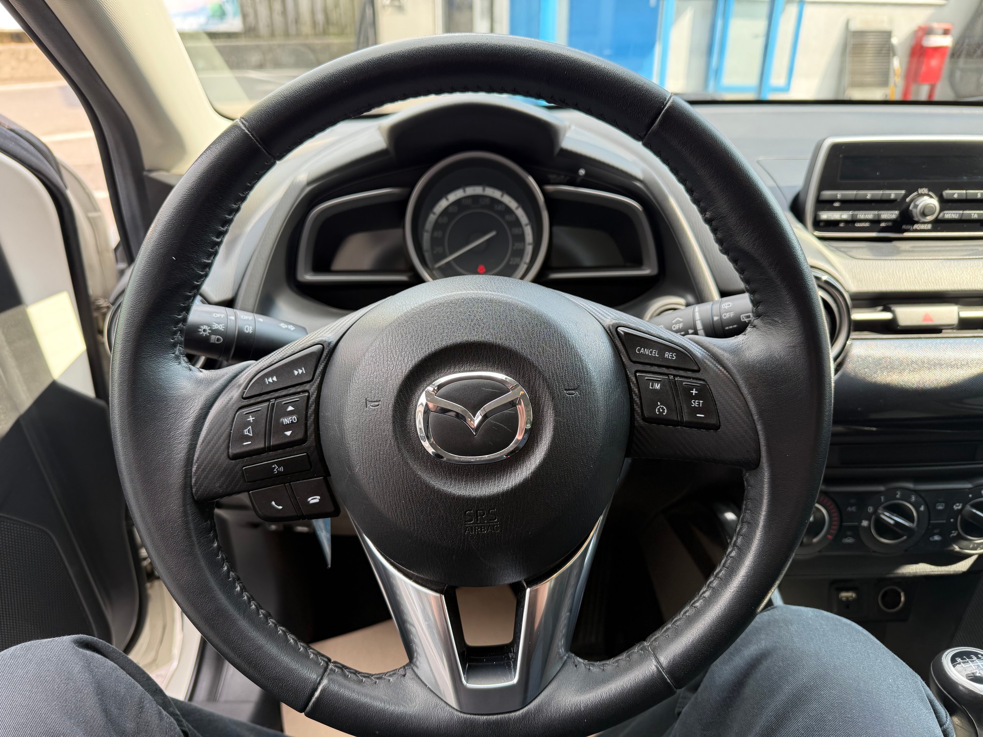 MAZDA 2 1.5i 16V Skyactiv-G Ambition-image-9