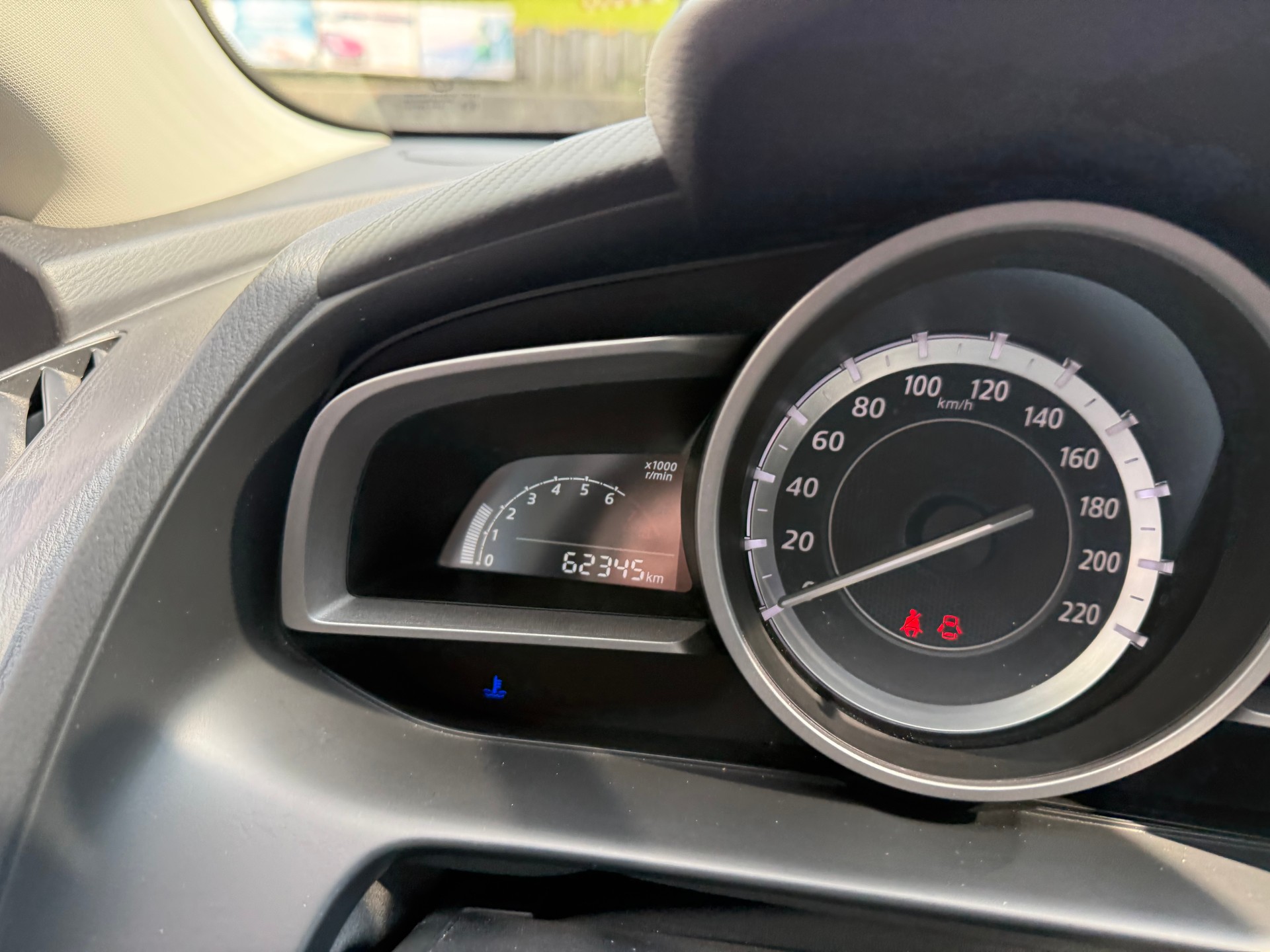 MAZDA 2 1.5i 16V Skyactiv-G Ambition-image-8