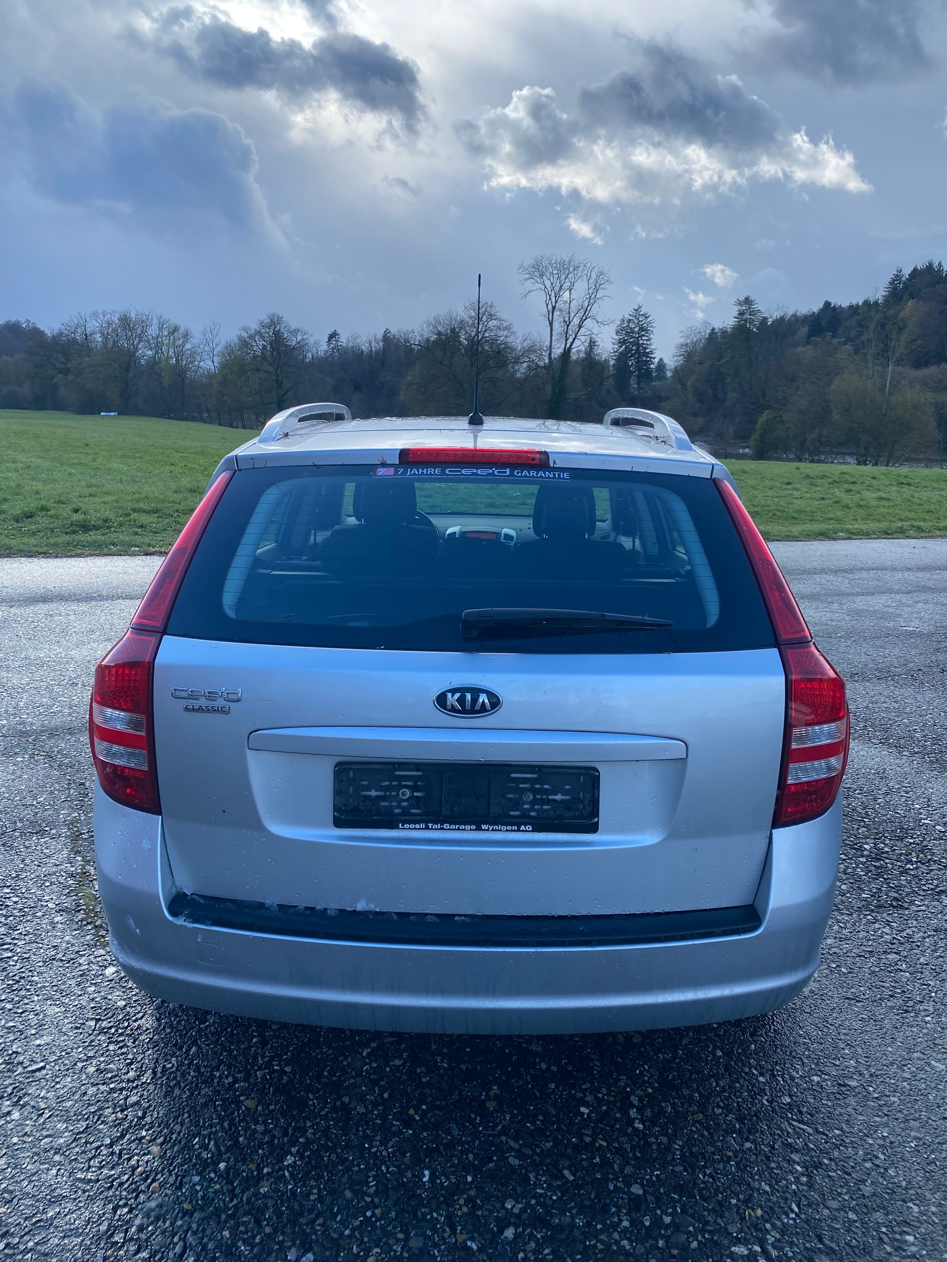 KIA Cee'd Sporty Wagon 1.6 16V Trend-image-3