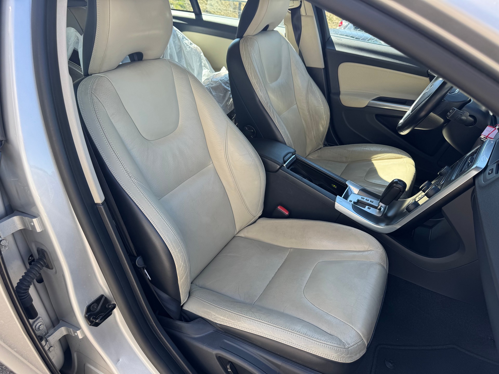 VOLVO V60 T5 Powershift-image-6