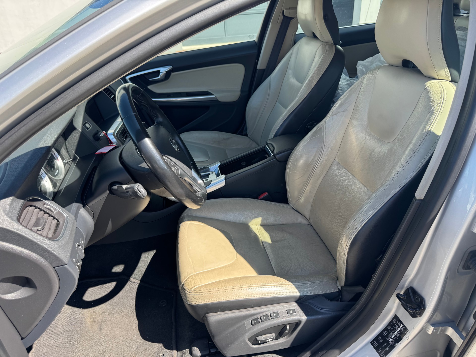 VOLVO V60 T5 Powershift-image-5
