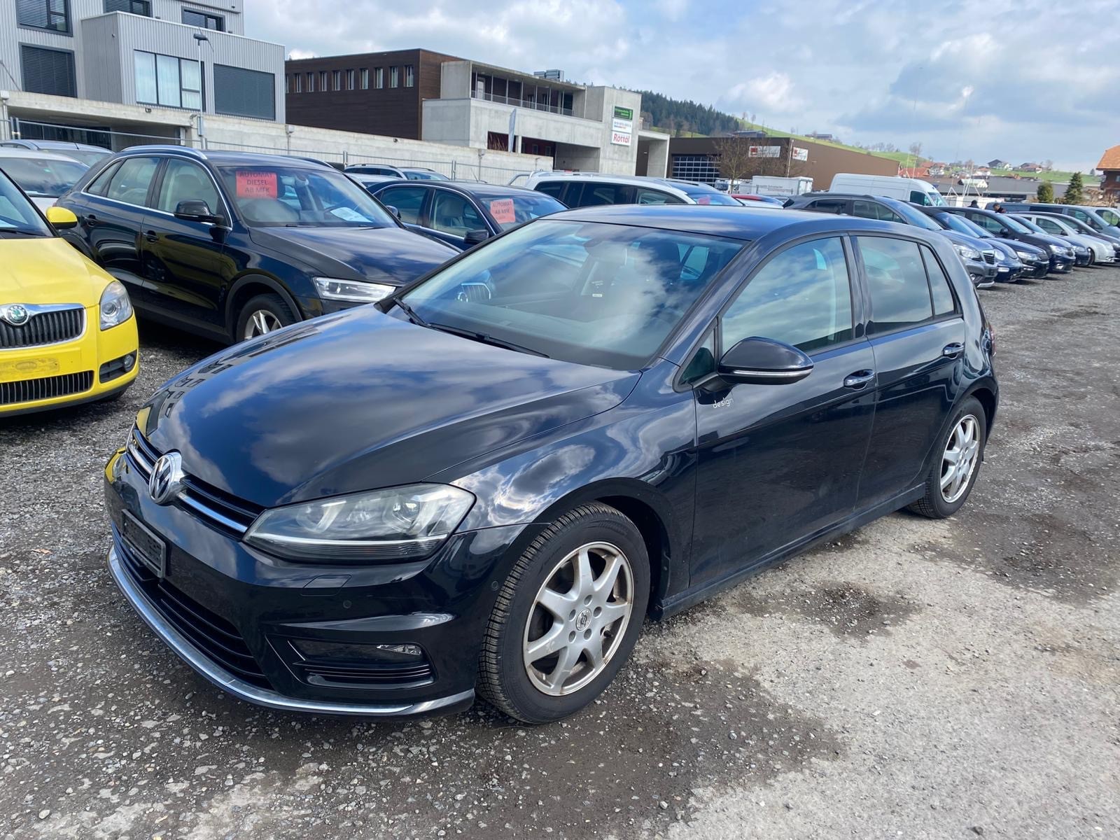 VW Golf 1.2 TSI R-Line Design DSG-image-1