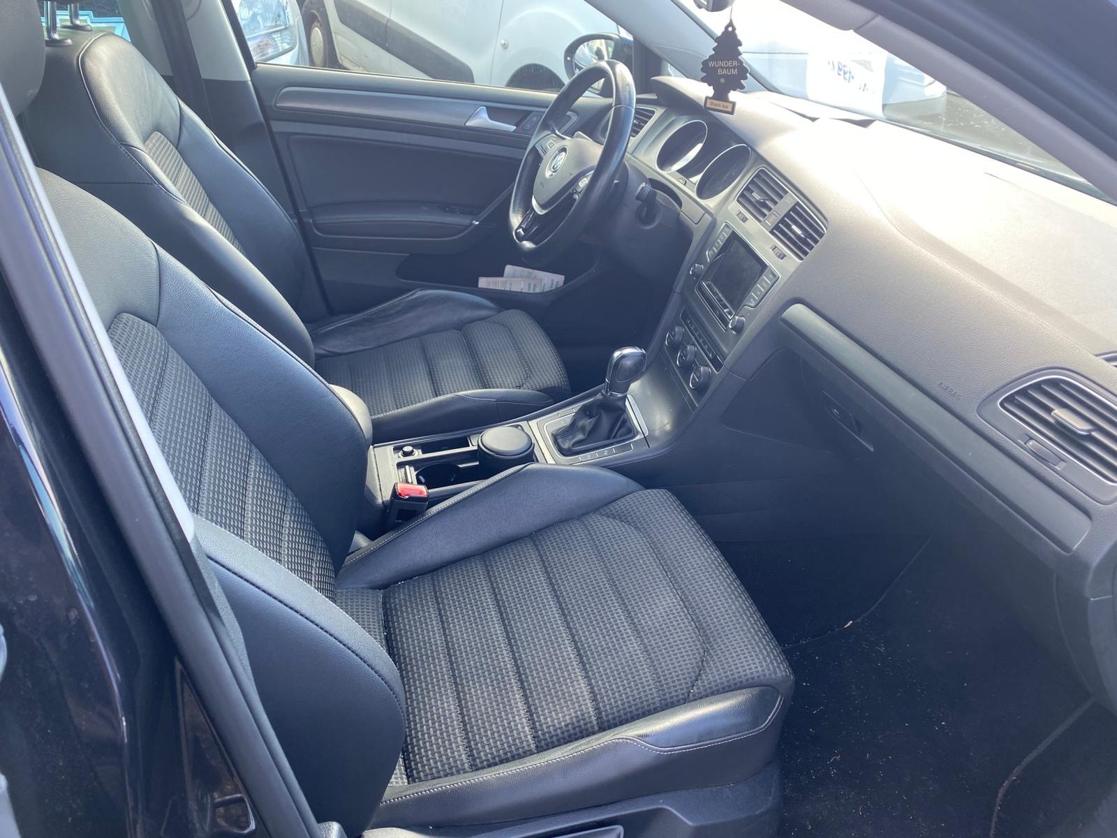 VW Golf 1.2 TSI R-Line Design DSG-image-9
