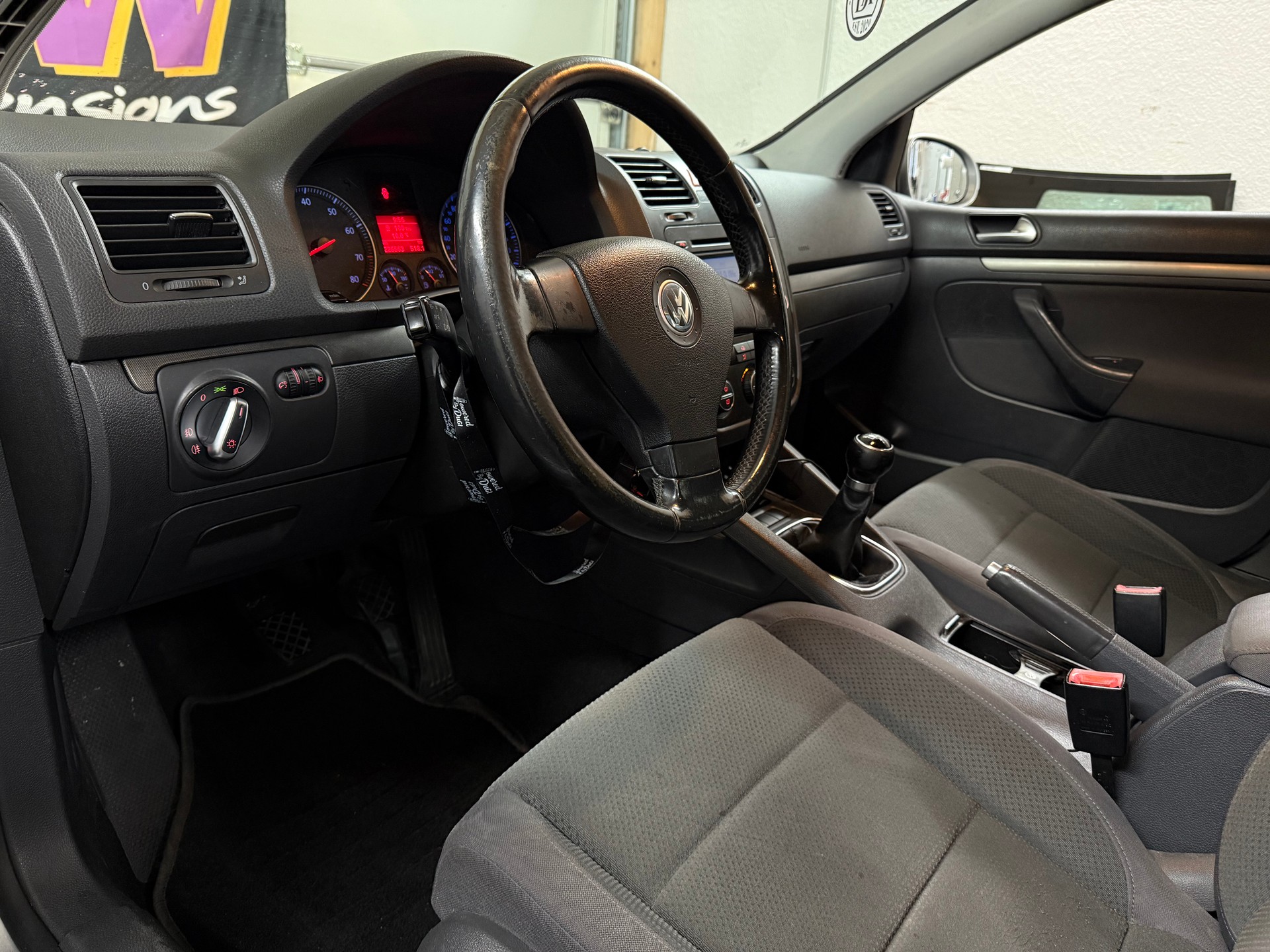 VW Golf 1.6 FSI Comfortline-image-12