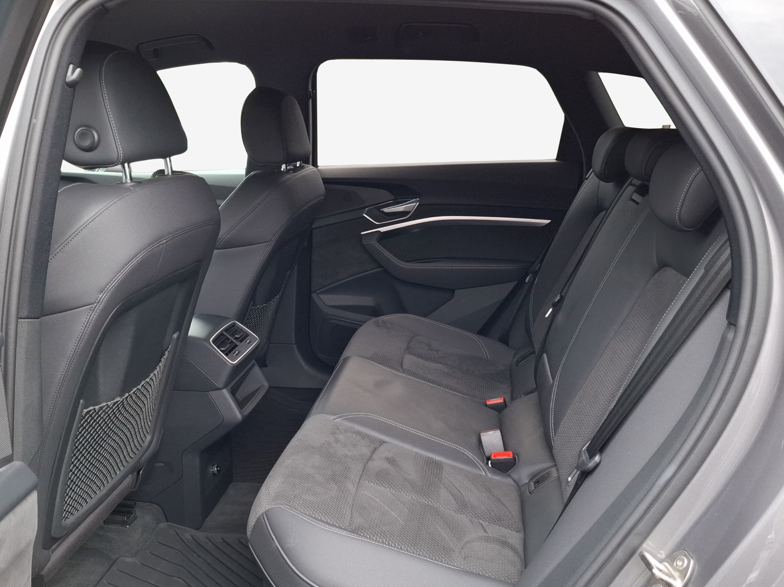 AUDI e-tron 50 Advanced Attraction quattro-image-12