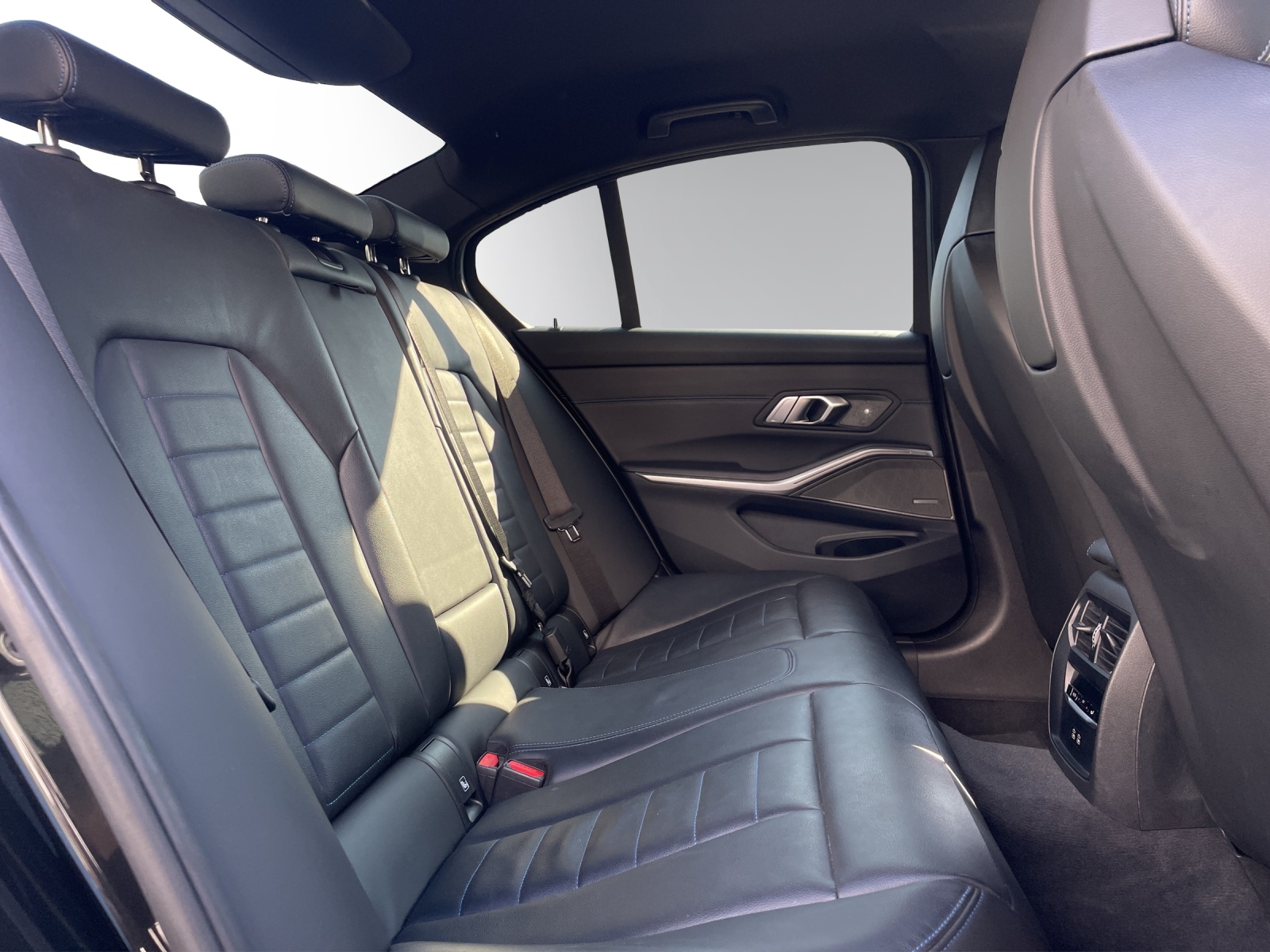 BMW M340d xDrive 48V Steptronic Sport-image-11
