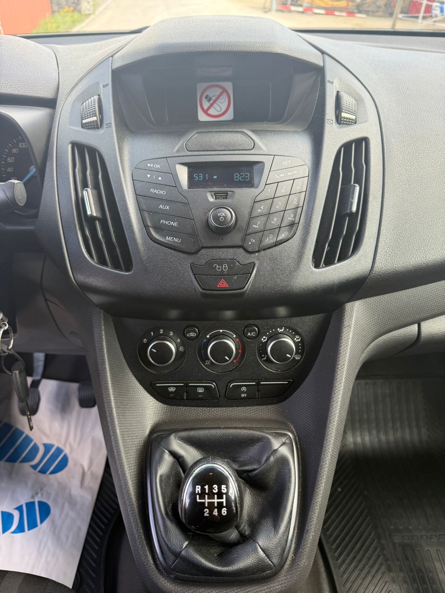 FORD Transit Connect Van T200 1.0 EcoBoost Ambiente-image-8