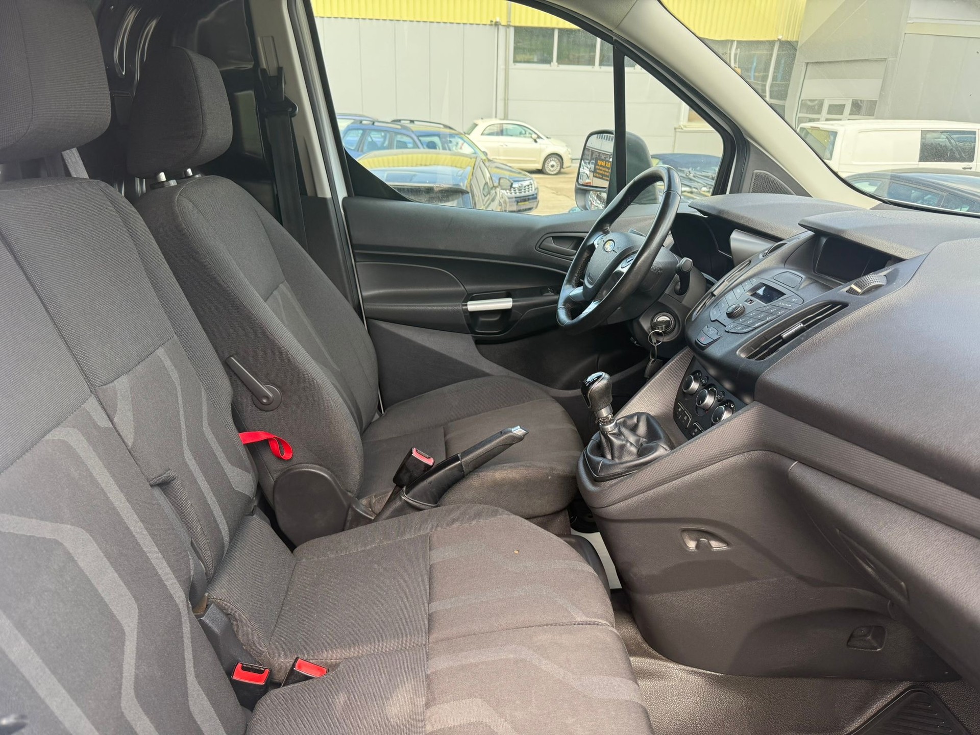 FORD Transit Connect Van T200 1.0 EcoBoost Ambiente-image-10