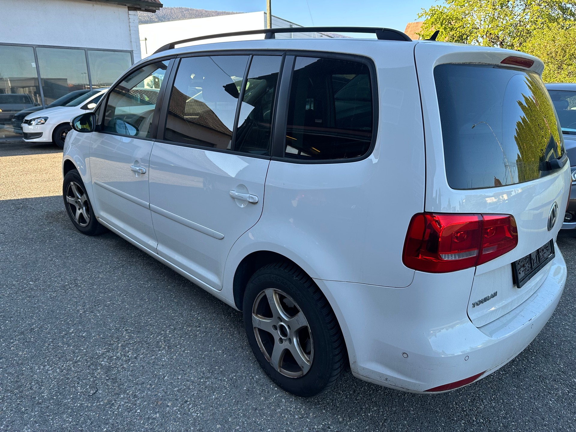 VW Touran 1.6 TDI Trendline-image-3