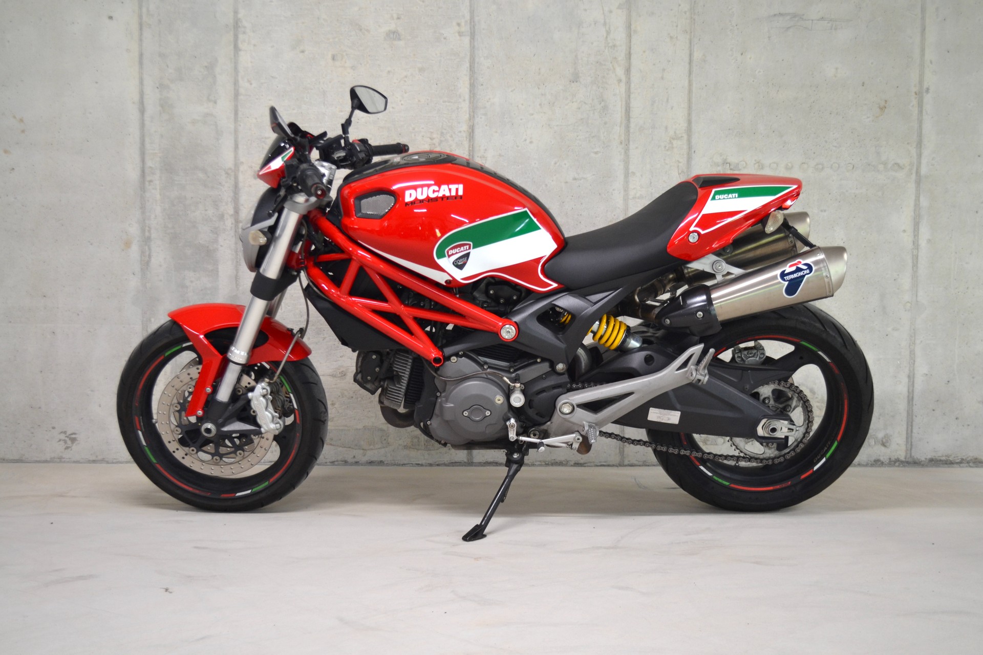 DUCATI Monster 696M (25kW)-showroom-element-2