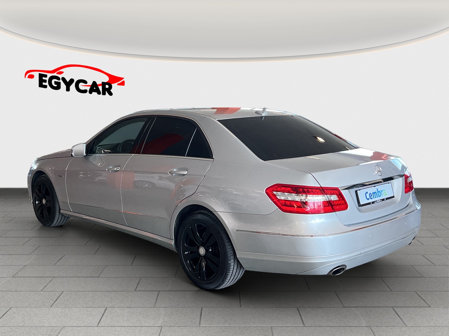 MERCEDES-BENZ E 350 CGI BlueEfficiency Elégance 4Matic 7G-Tronic-image-4