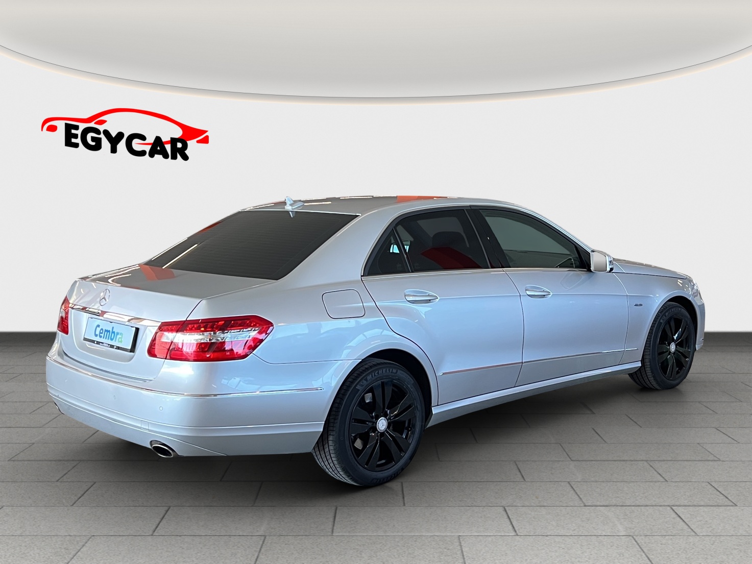 MERCEDES-BENZ E 350 CGI BlueEfficiency Elégance 4Matic 7G-Tronic-image-6