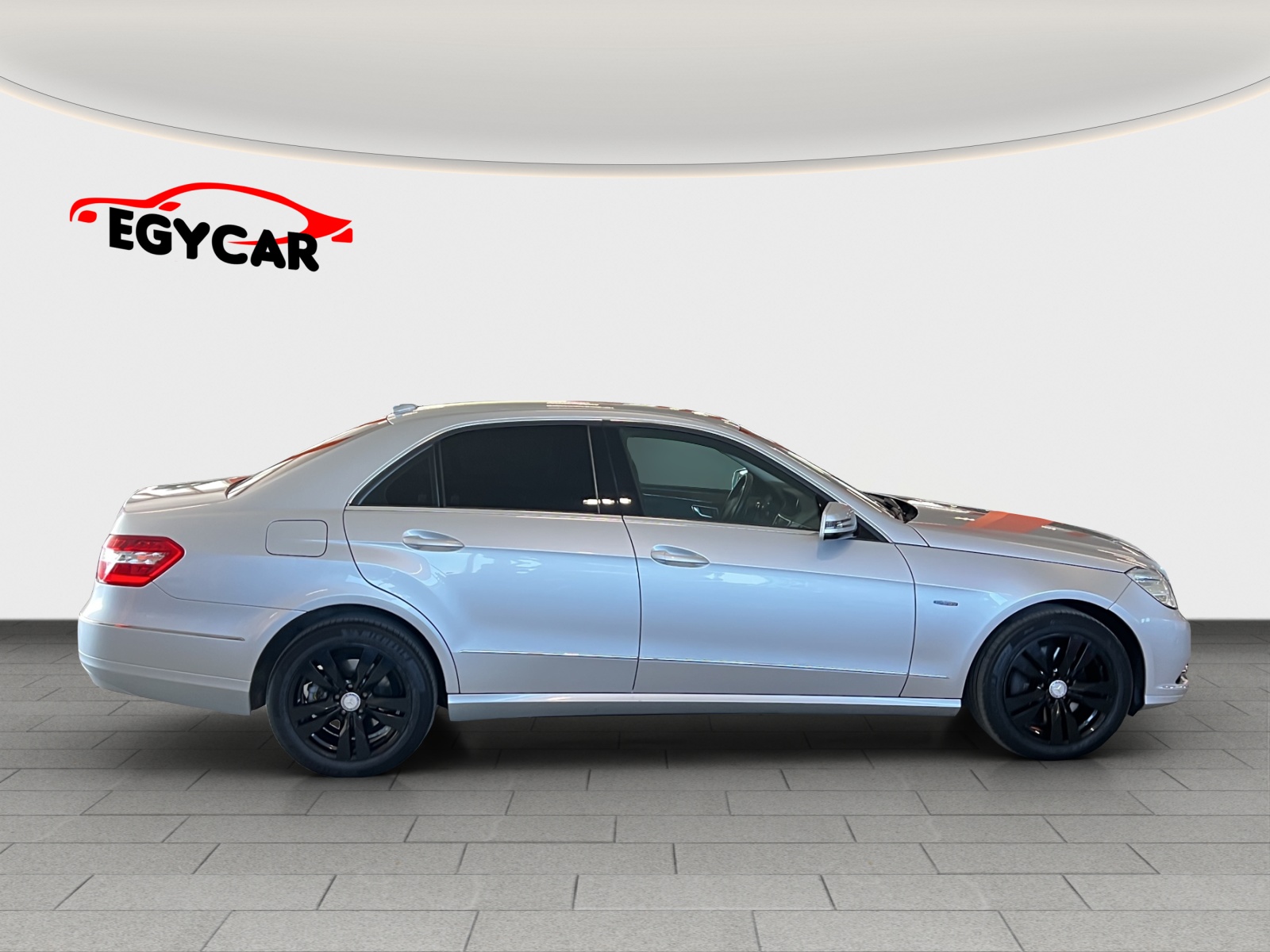 MERCEDES-BENZ E 350 CGI BlueEfficiency Elégance 4Matic 7G-Tronic-image-7