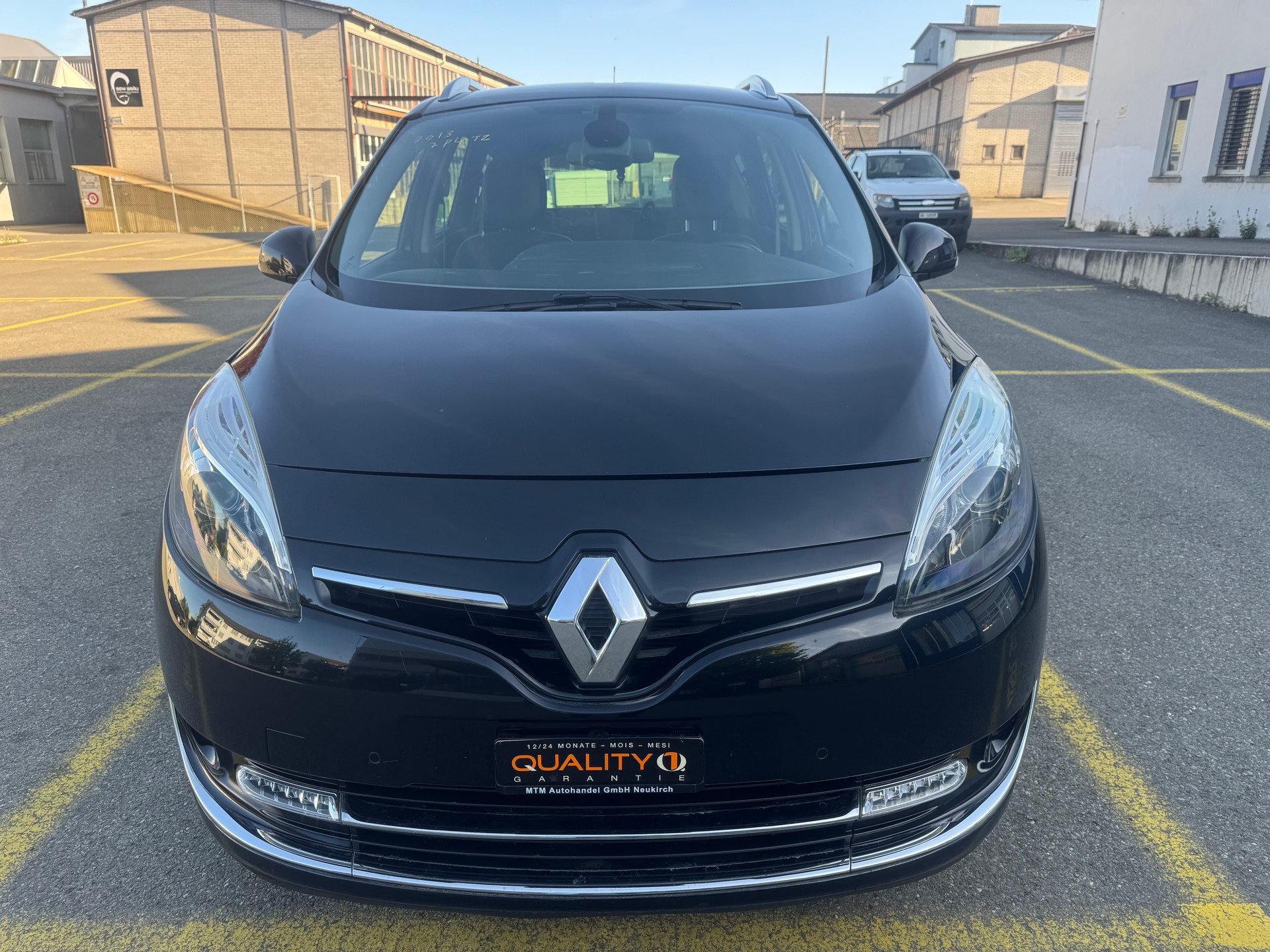 RENAULT Grand Scénic 1.2 16V Turbo Bose Edition-image-1