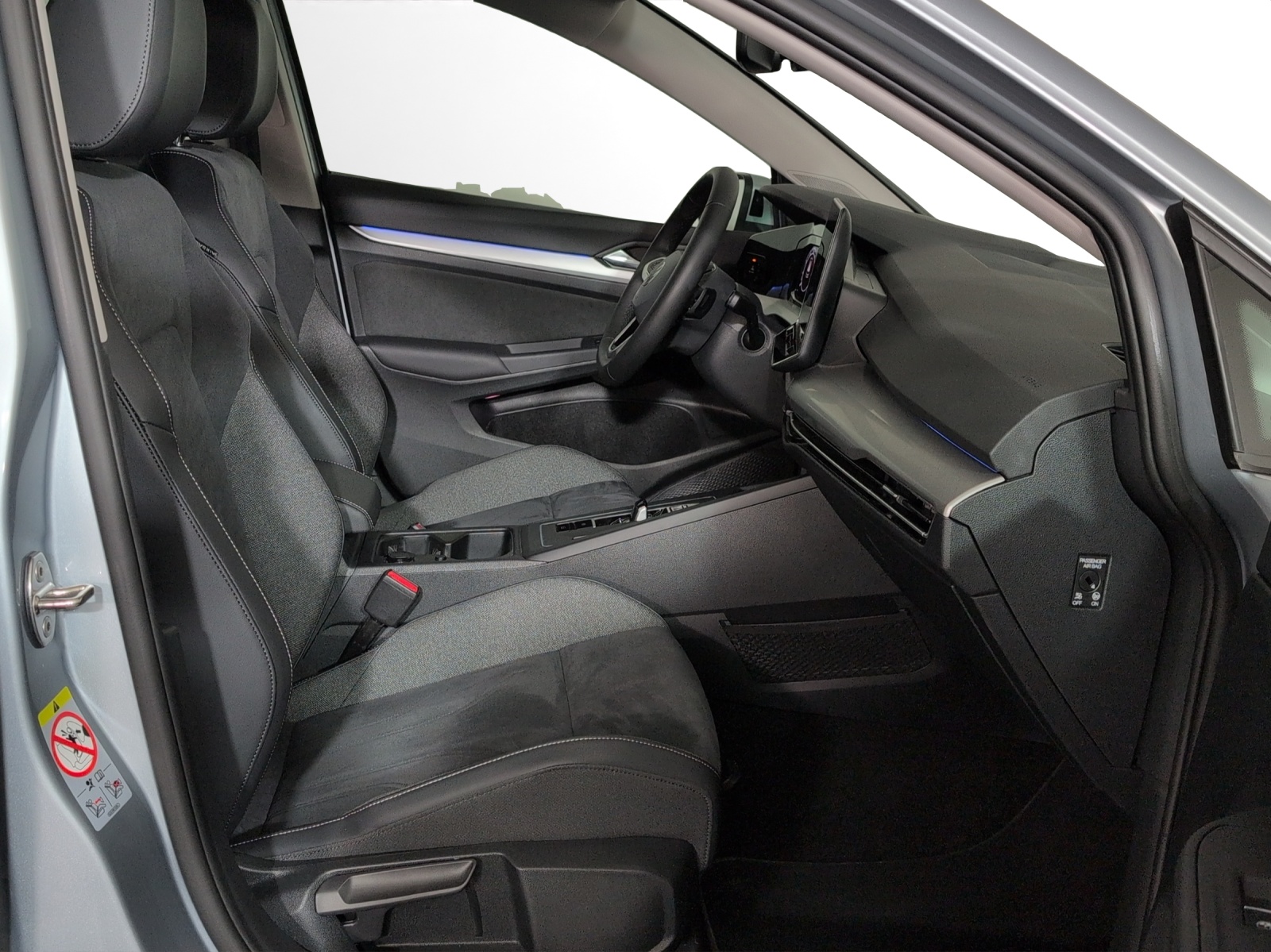VW Golf 1.5 e TSI mHEV United DSG-image-6