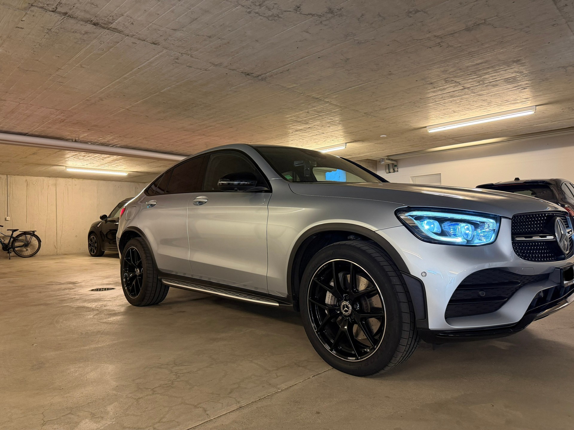 MERCEDES-BENZ GLC 220 d AMG Line 4m-image-0