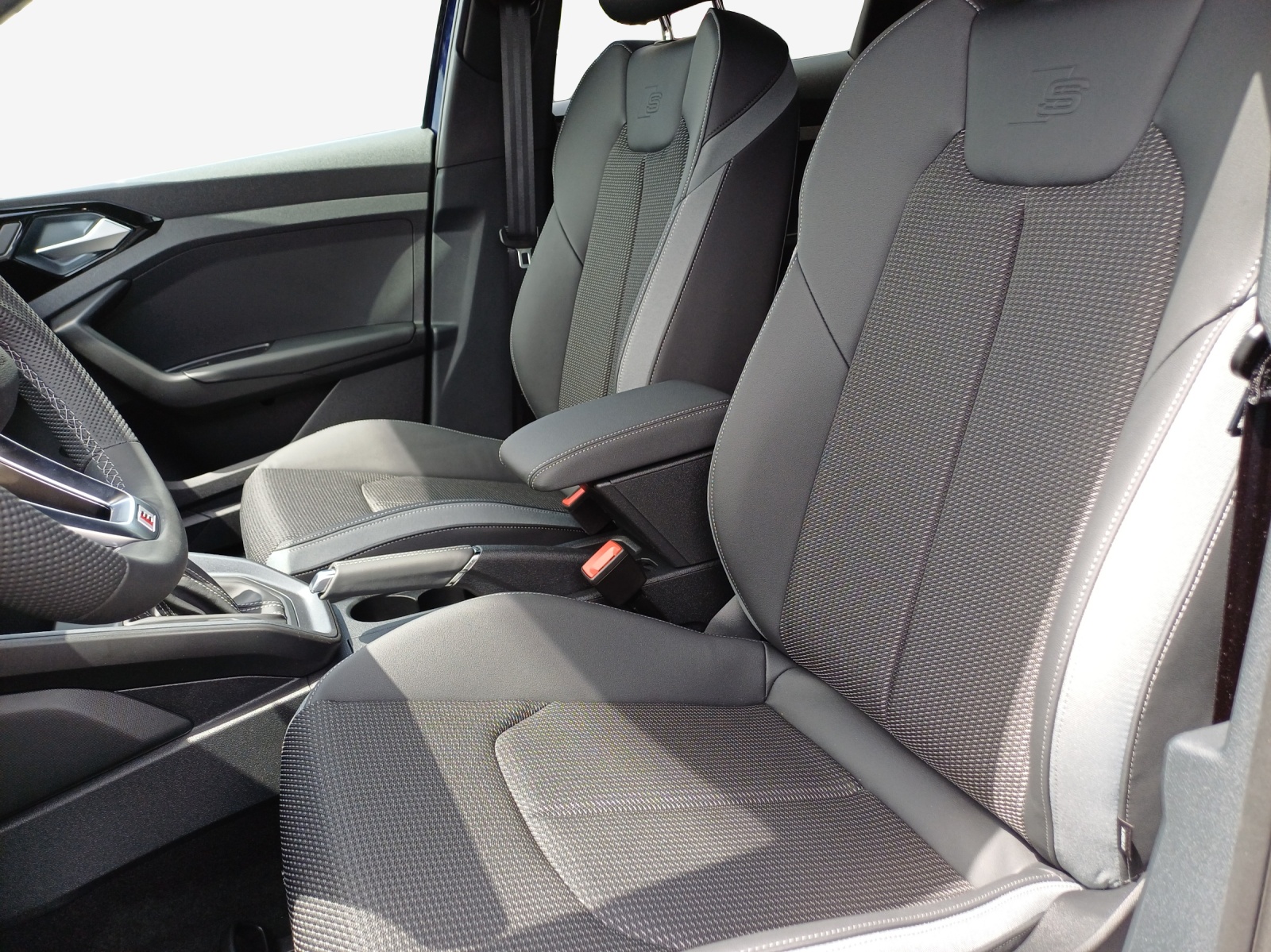 AUDI A1 Sportback 30 TFSI S Line Attraction S-tronic-image-7