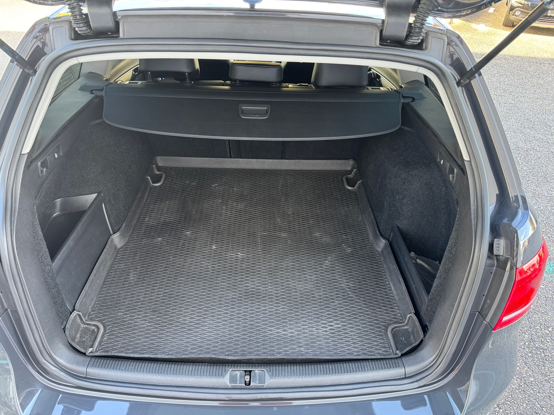 VW Passat Variant 3.6 Highline 4Motion DSG-image-17