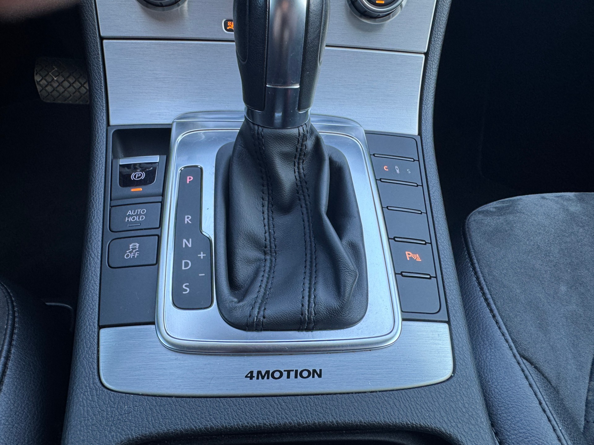 VW Passat Variant 3.6 Highline 4Motion DSG-image-14