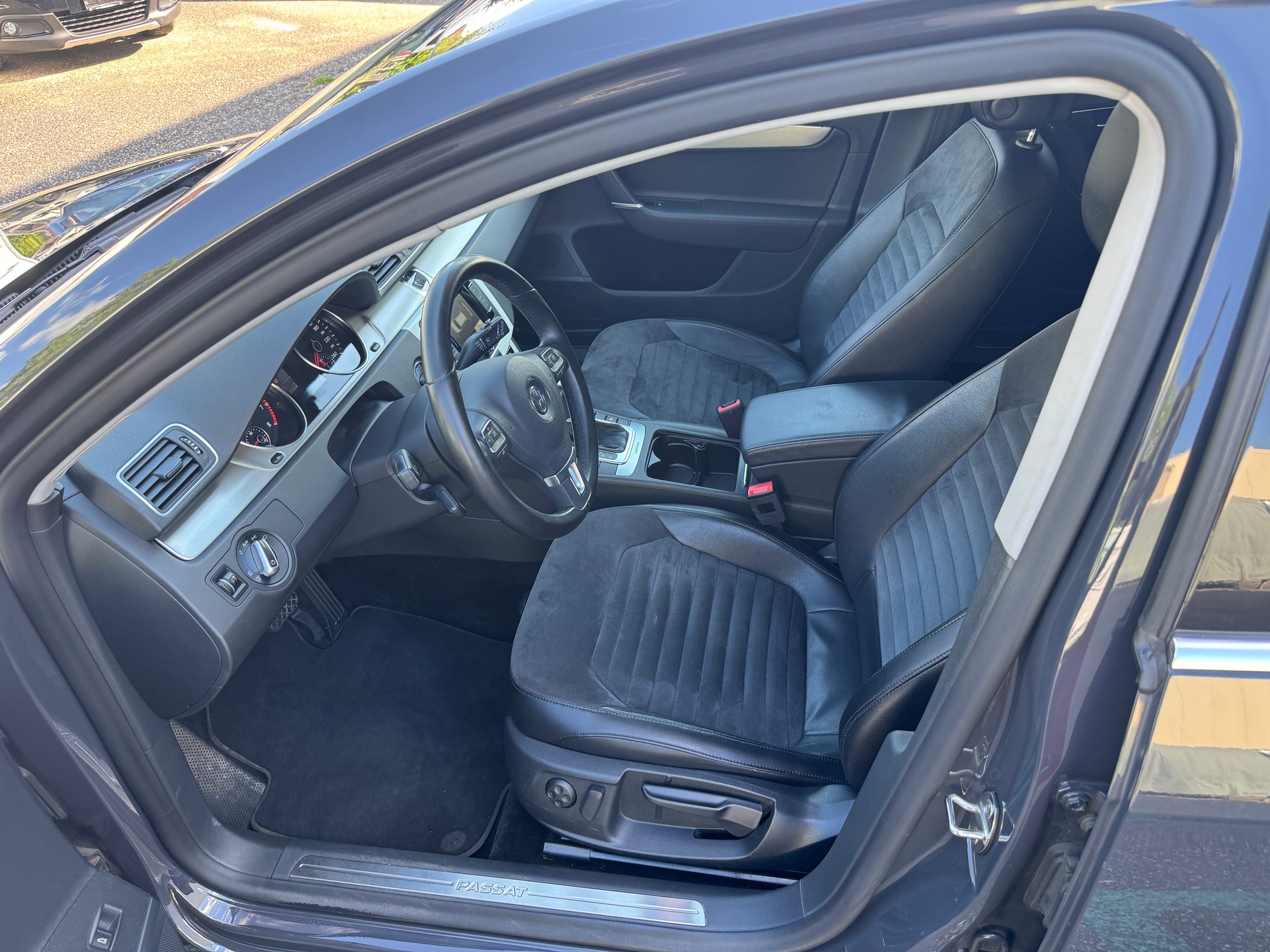 VW Passat Variant 3.6 Highline 4Motion DSG-image-10