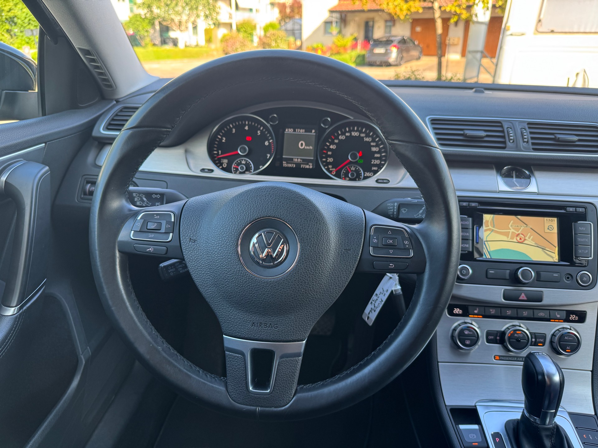 VW Passat Variant 3.6 Highline 4Motion DSG-image-12