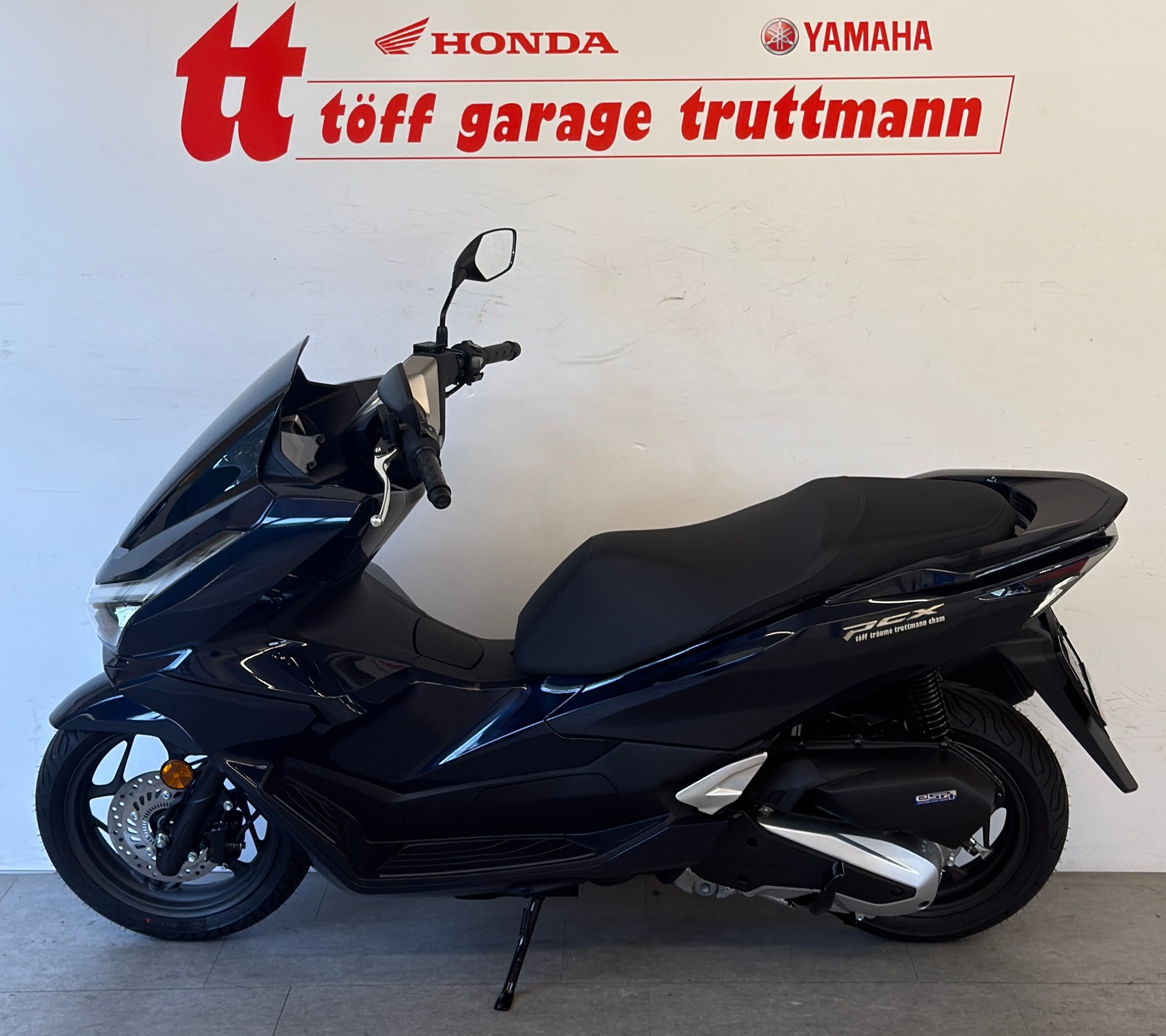 HONDA PCX 125-showroom-element-1