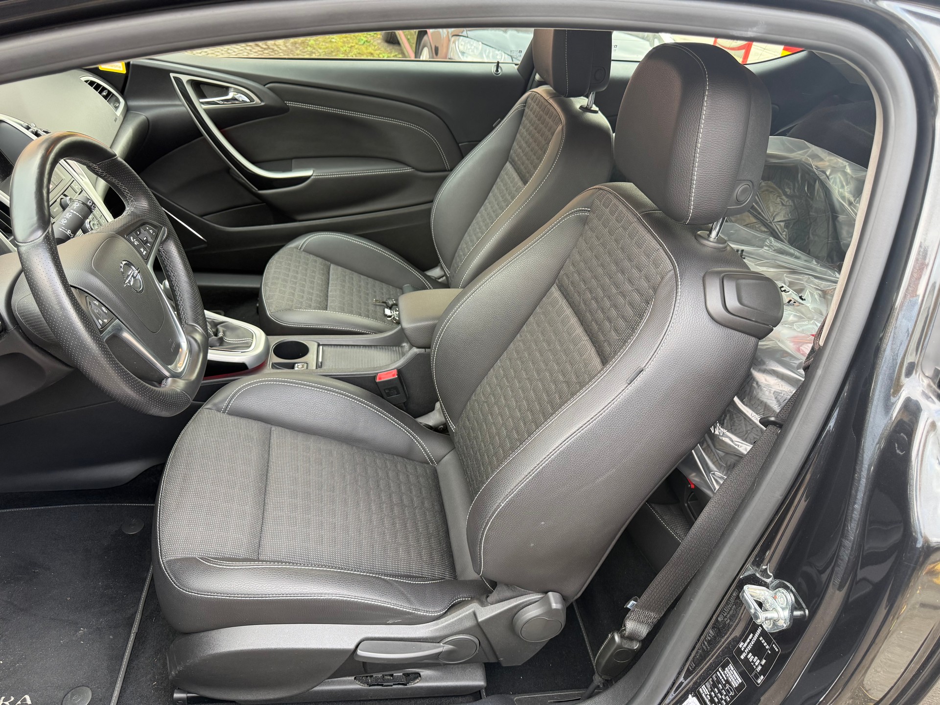 OPEL Astra GTC 1.4i 16V Turbo Sport Automat-image-10