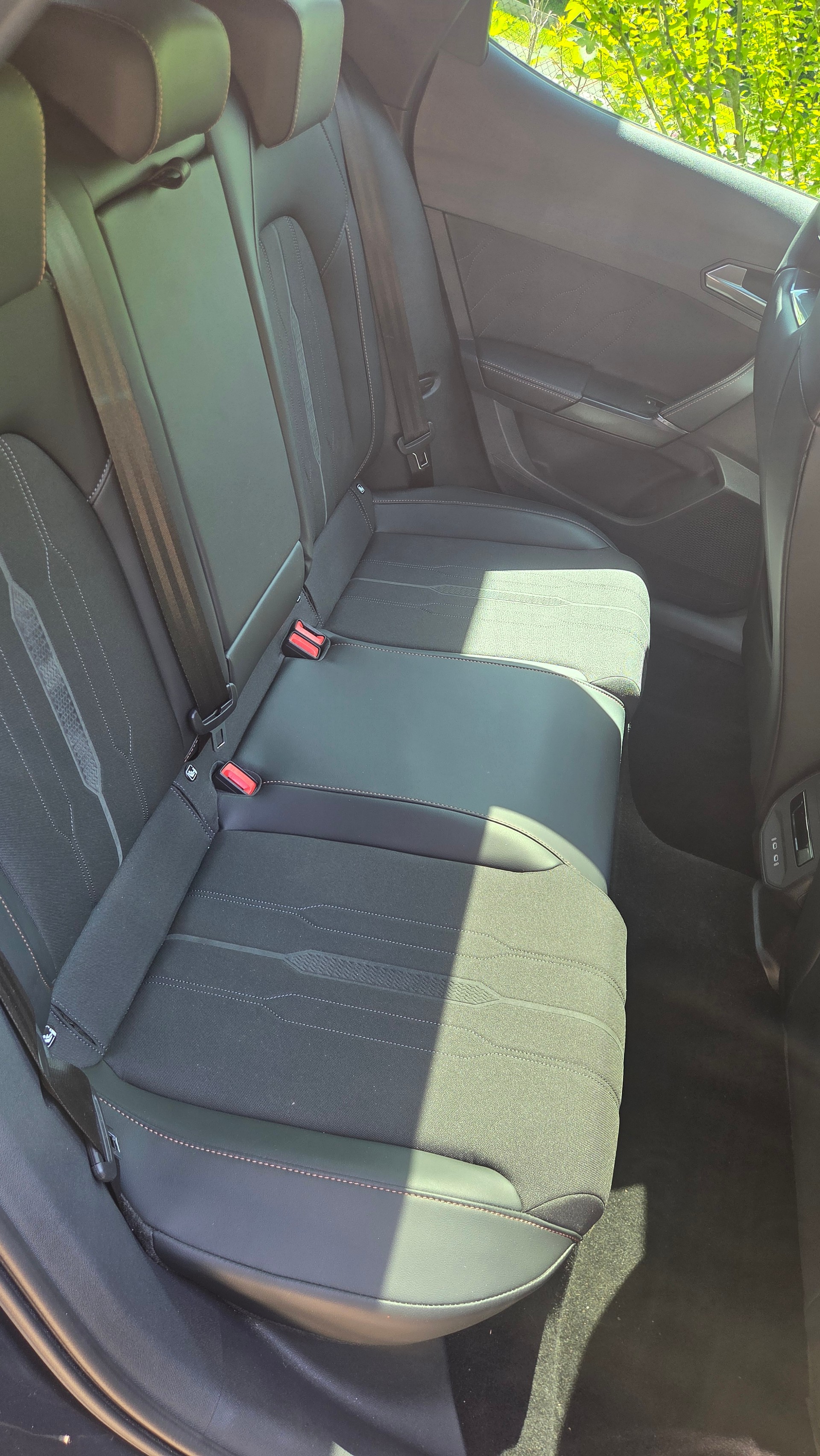 CUPRA 2.0 TSI VZ 4Drive DSG-image-2