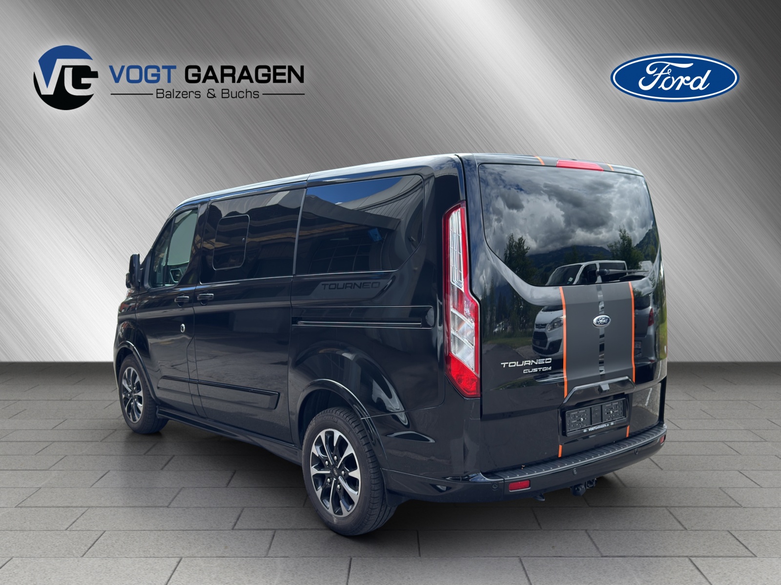 FORD Tourneo Custom Bus 320 L1 2.0 TDCi 185 Sport-showroom-element-3