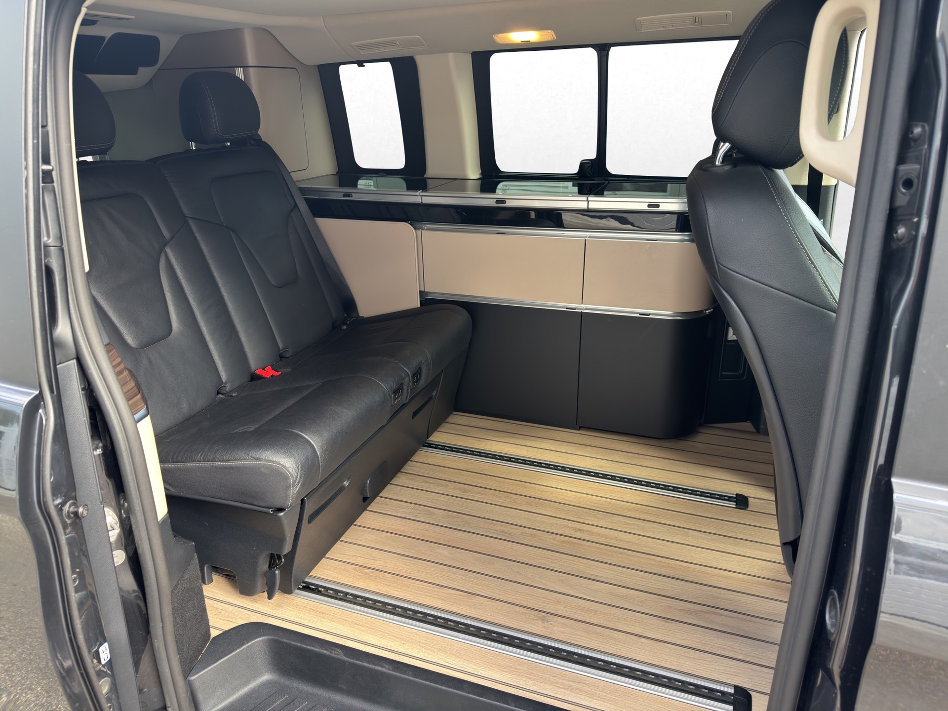MERCEDES-BENZ Marco Polo 300 d 4M Automat-image-11