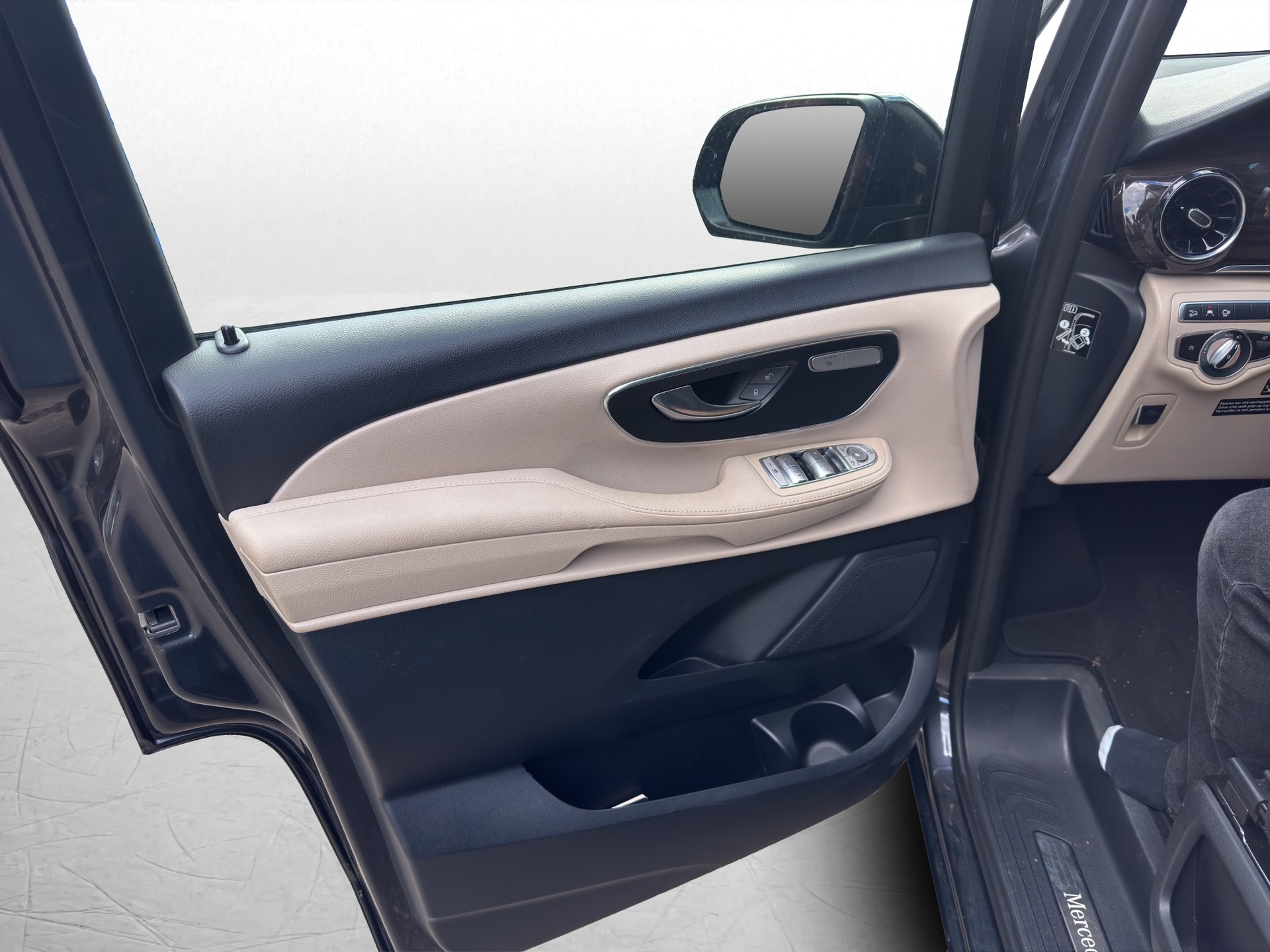 MERCEDES-BENZ Marco Polo 300 d 4M Automat-image-10
