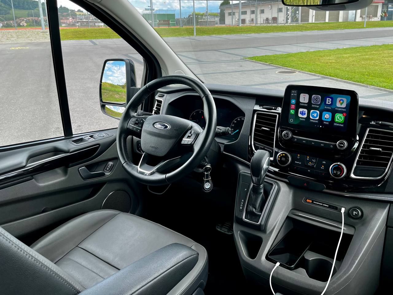 FORD Tourneo Custom 320 L2H1 Titanium-image-1