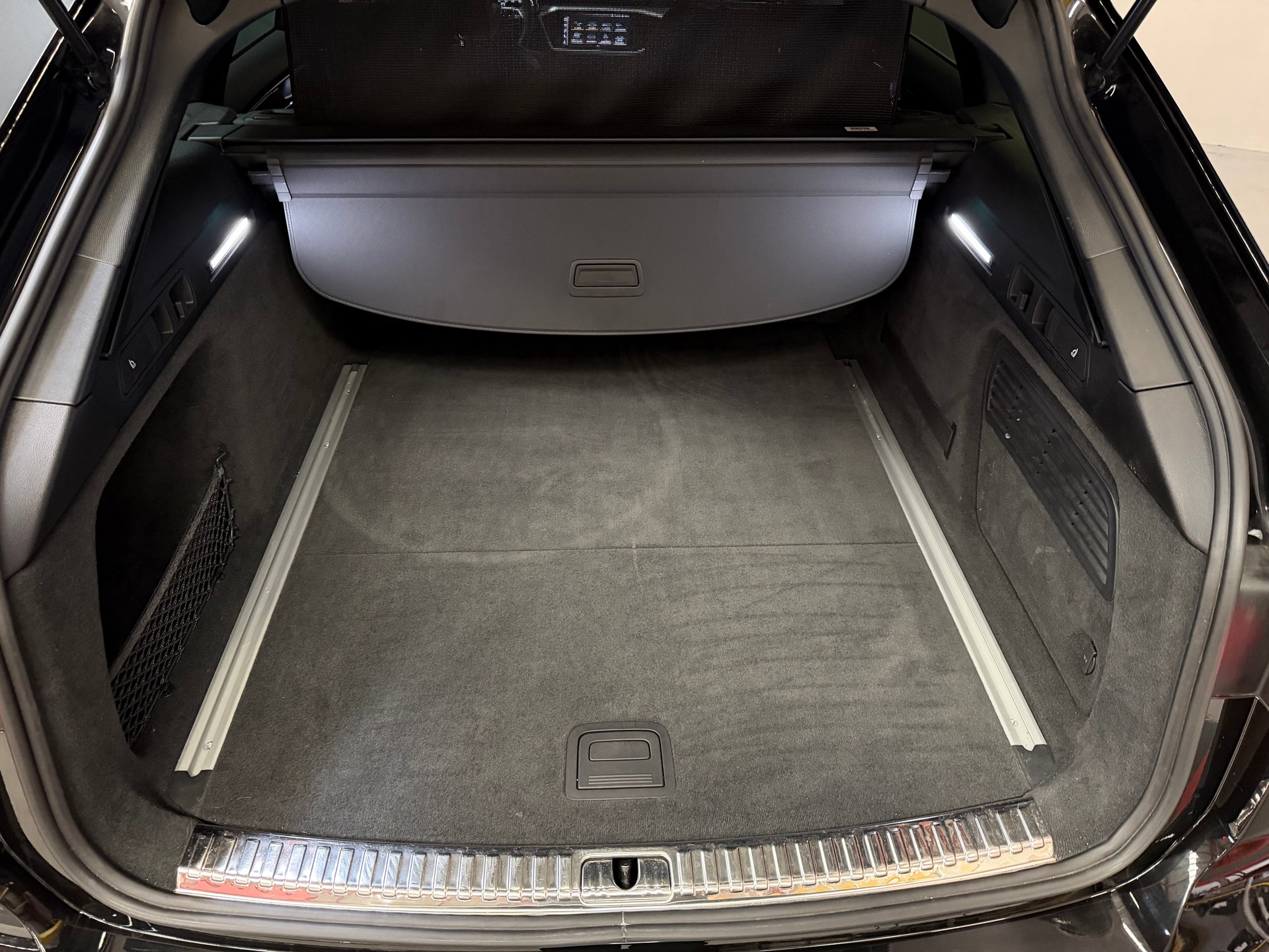 AUDI A6 Avant 45 TFSI Sport S-tronic quattro-image-10
