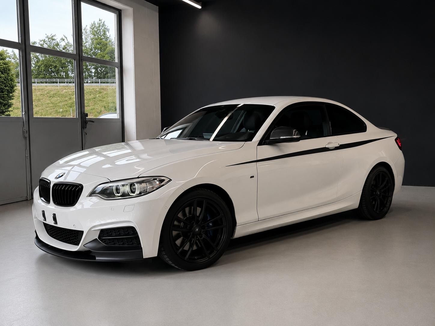 BMW M235i Steptronic-image-6
