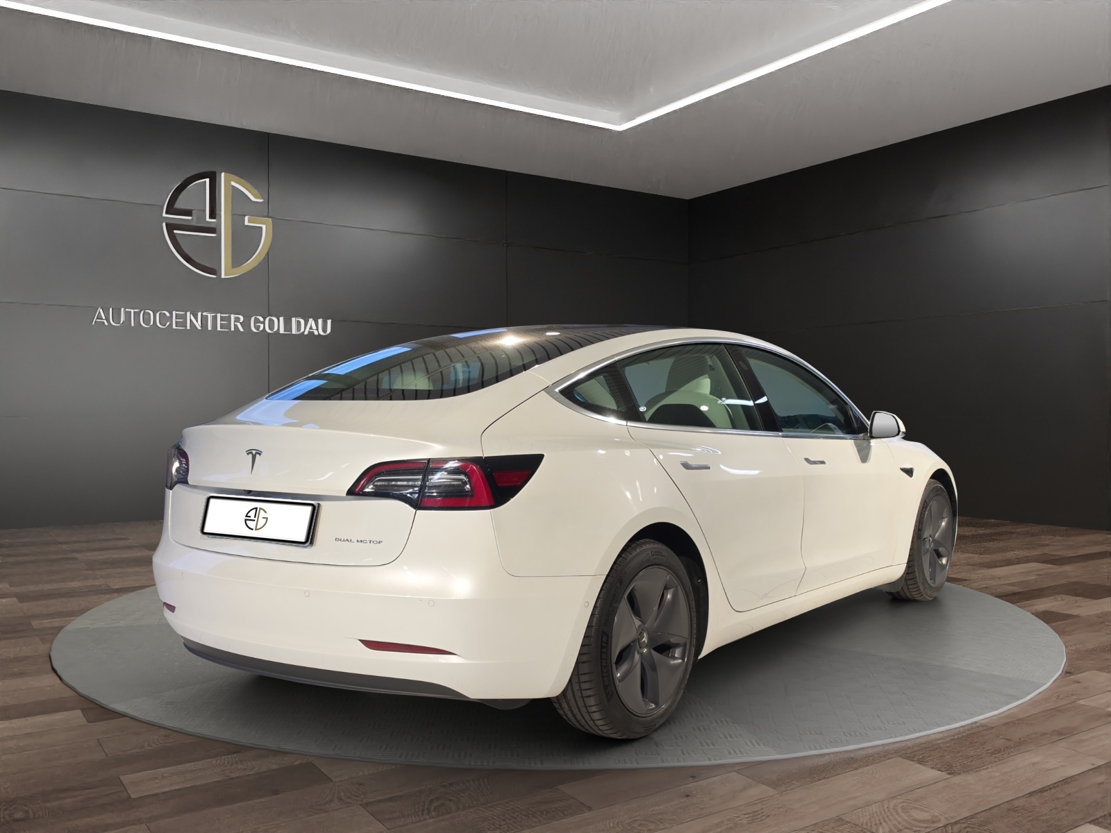 TESLA Model 3 Long Range Dual Motor AWD-image-3