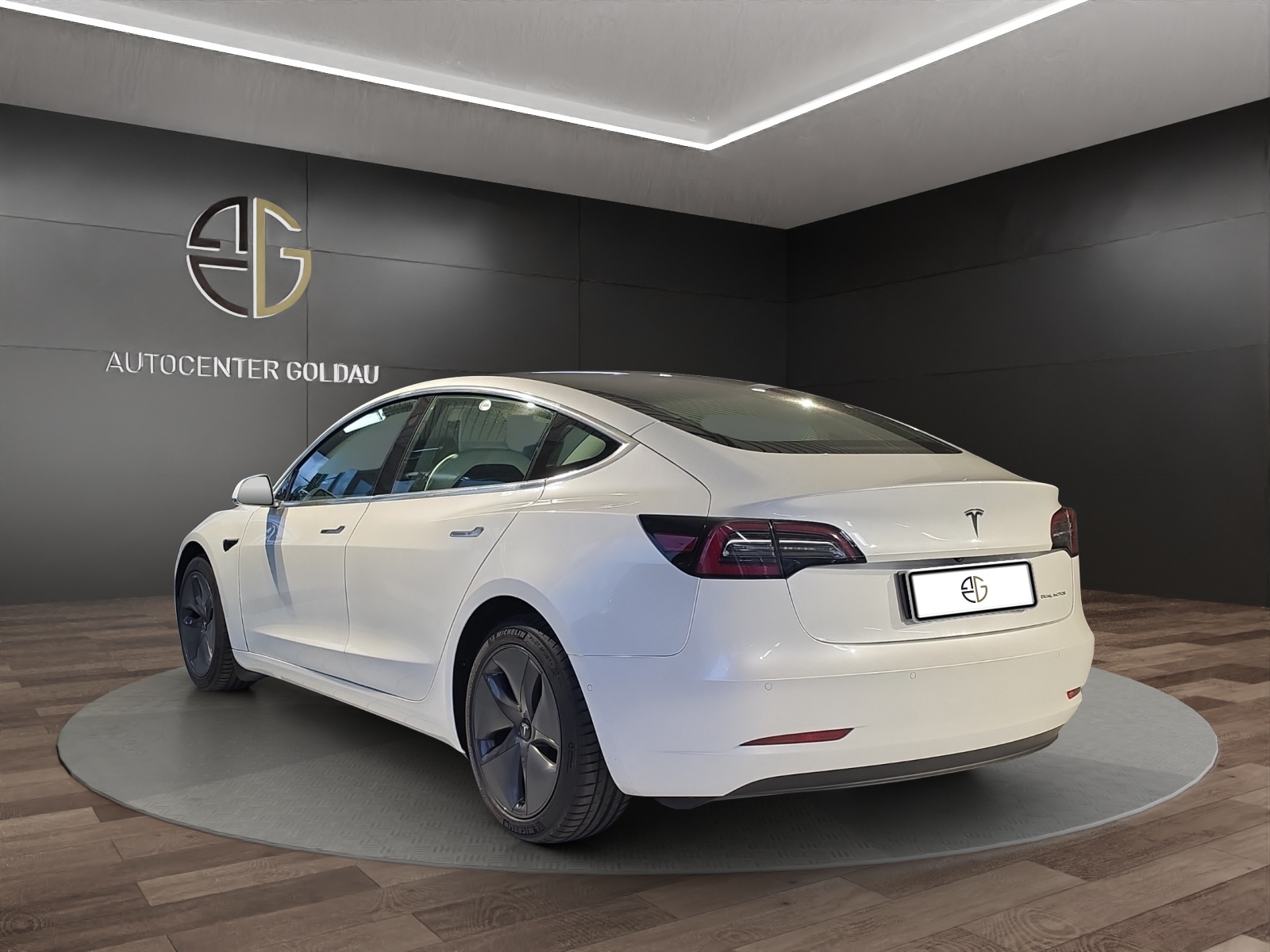 TESLA Model 3 Long Range Dual Motor AWD-image-1