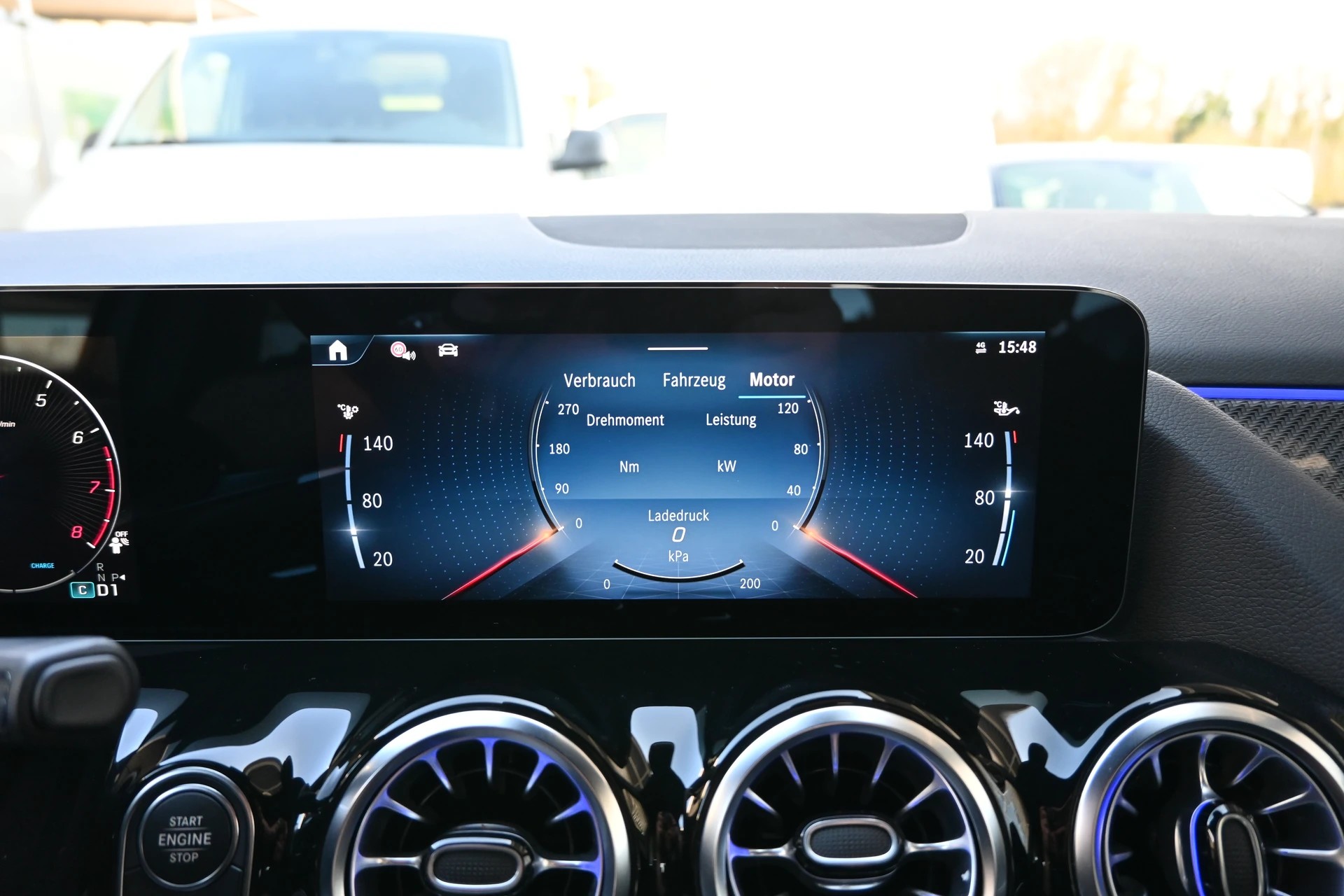 MERCEDES-BENZ GLA 200 AMG Line 7G-DCT + Facelift Modell-image-24