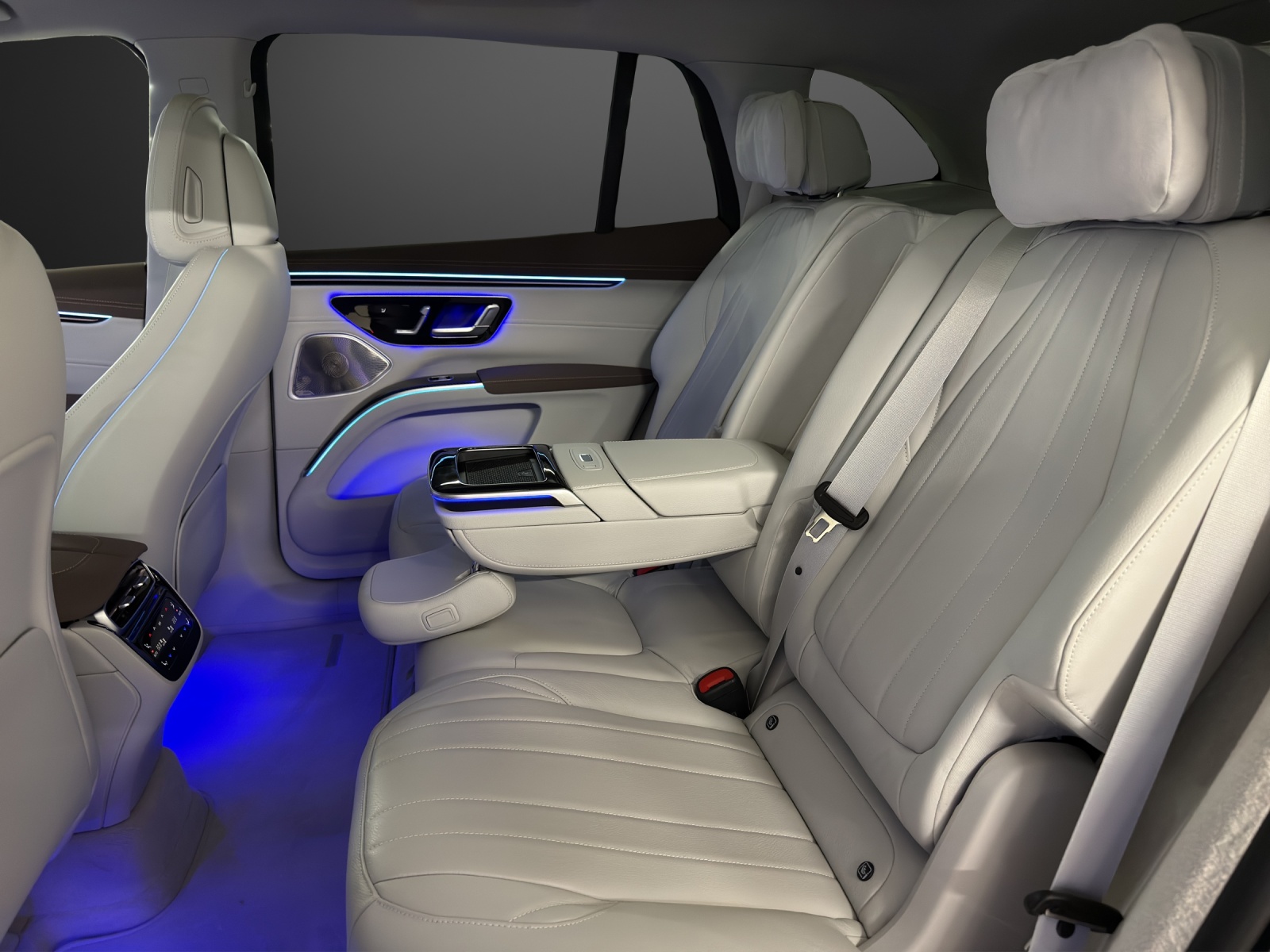 MERCEDES-BENZ EQS SUV 450 4Matic Executive Edition-image-16