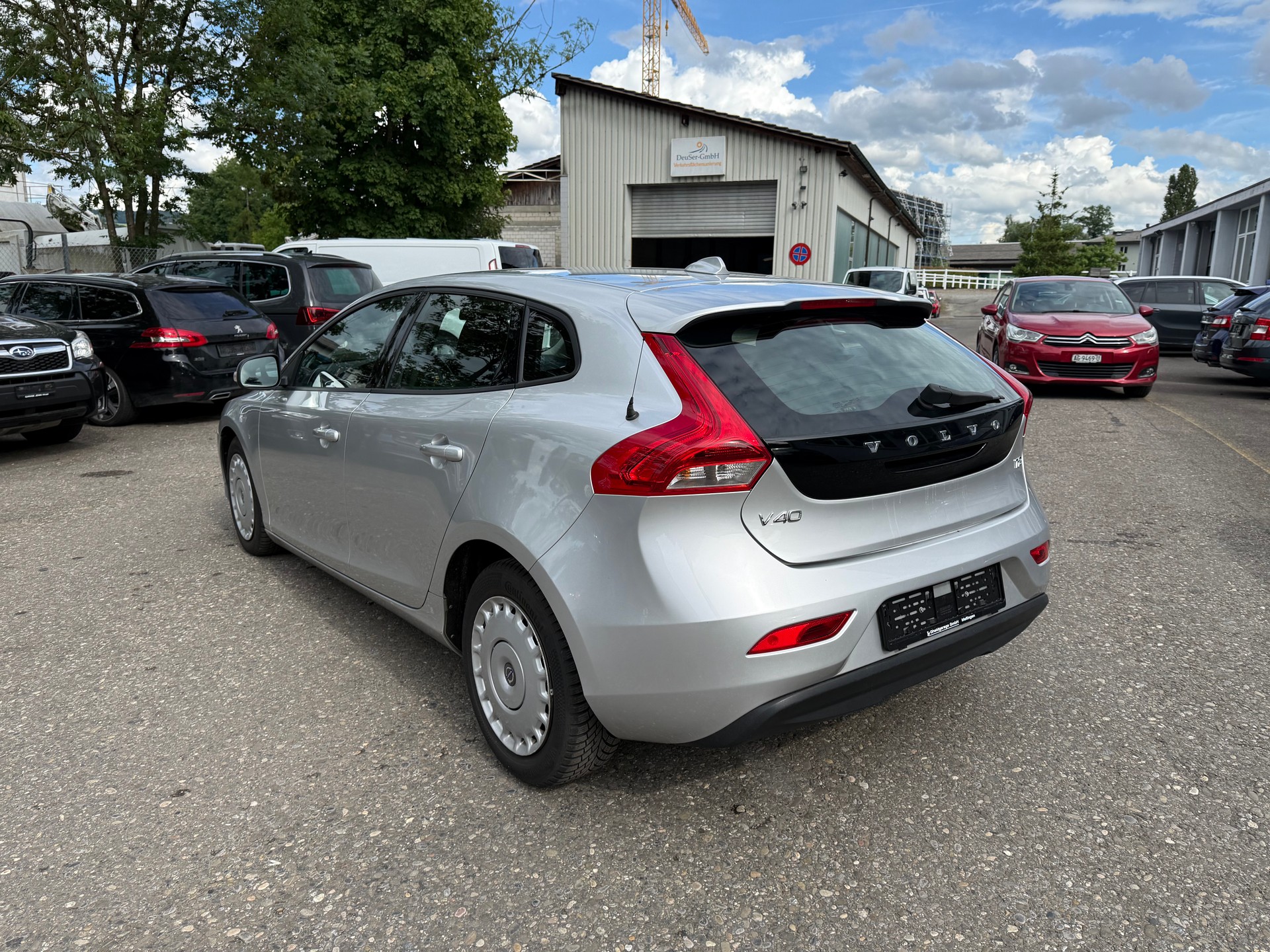 VOLVO V40 T2 Momentum Geartronic-image-3