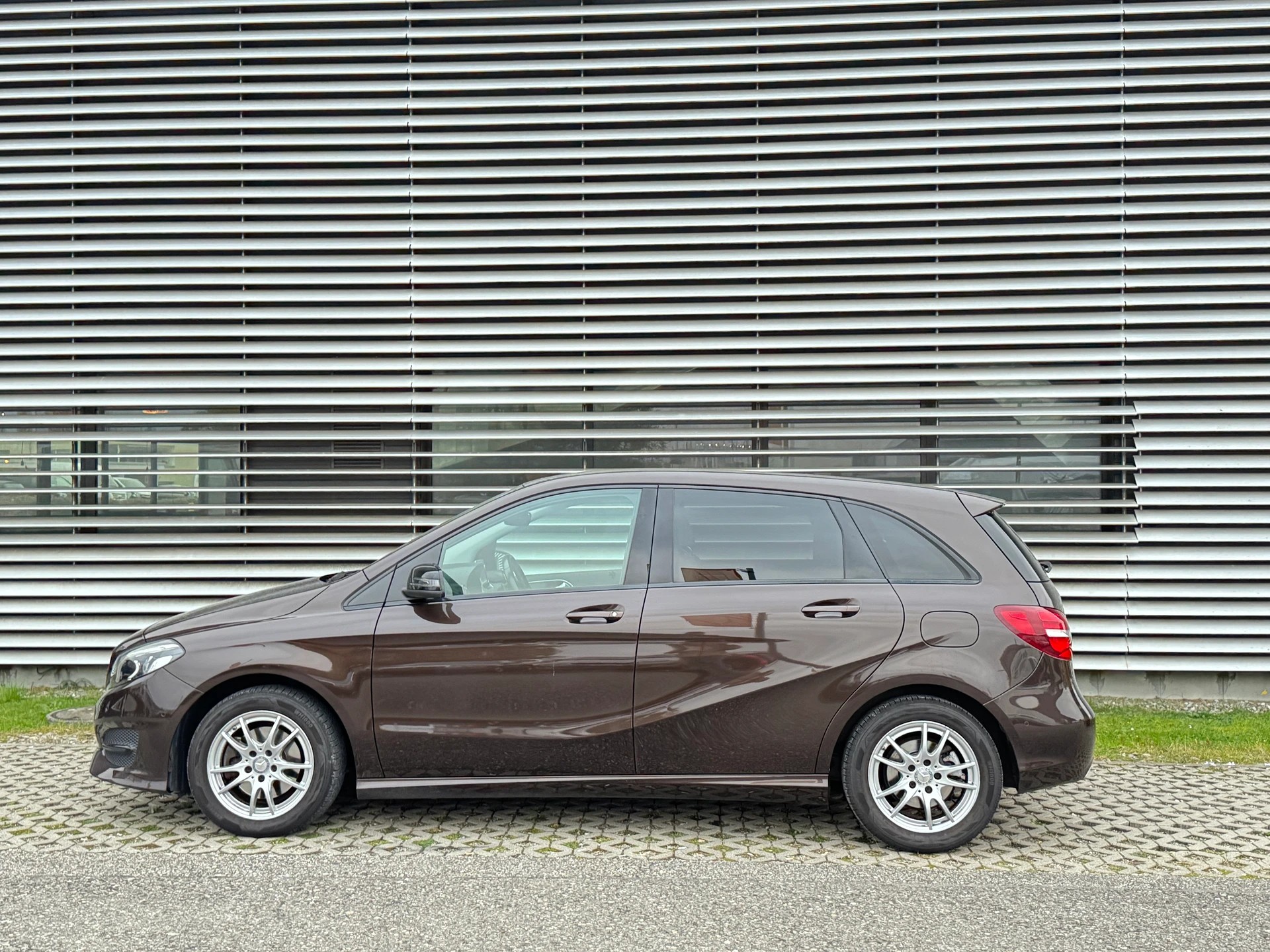 MERCEDES-BENZ B 200 CDI 7G-DCT-image-2