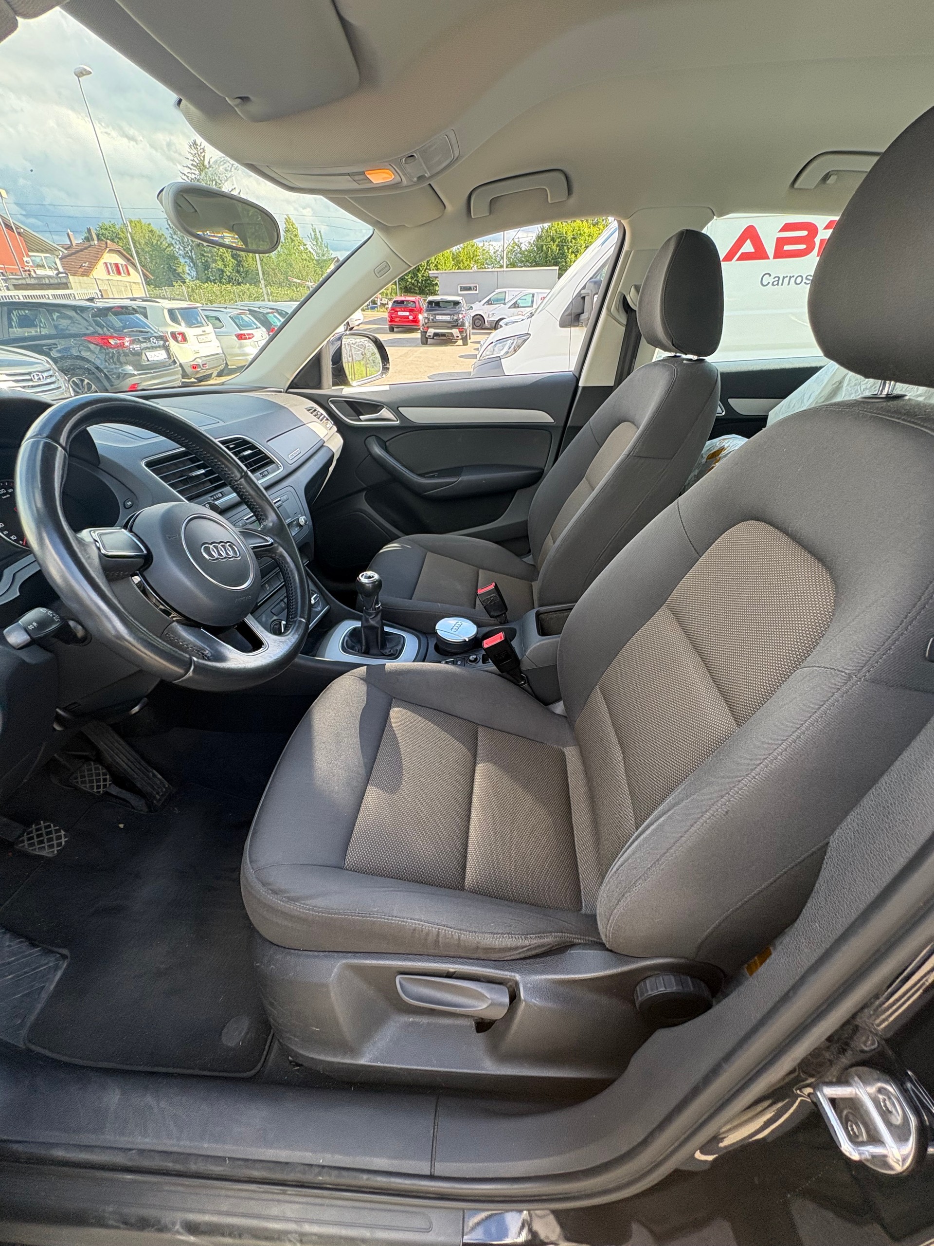 AUDI Q3 2.0 TFSI quattro-image-2