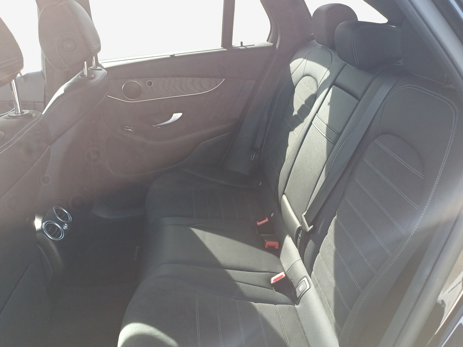 MERCEDES-BENZ GLC 200 AMG Line 4Matic 9G-Tronic-image-11