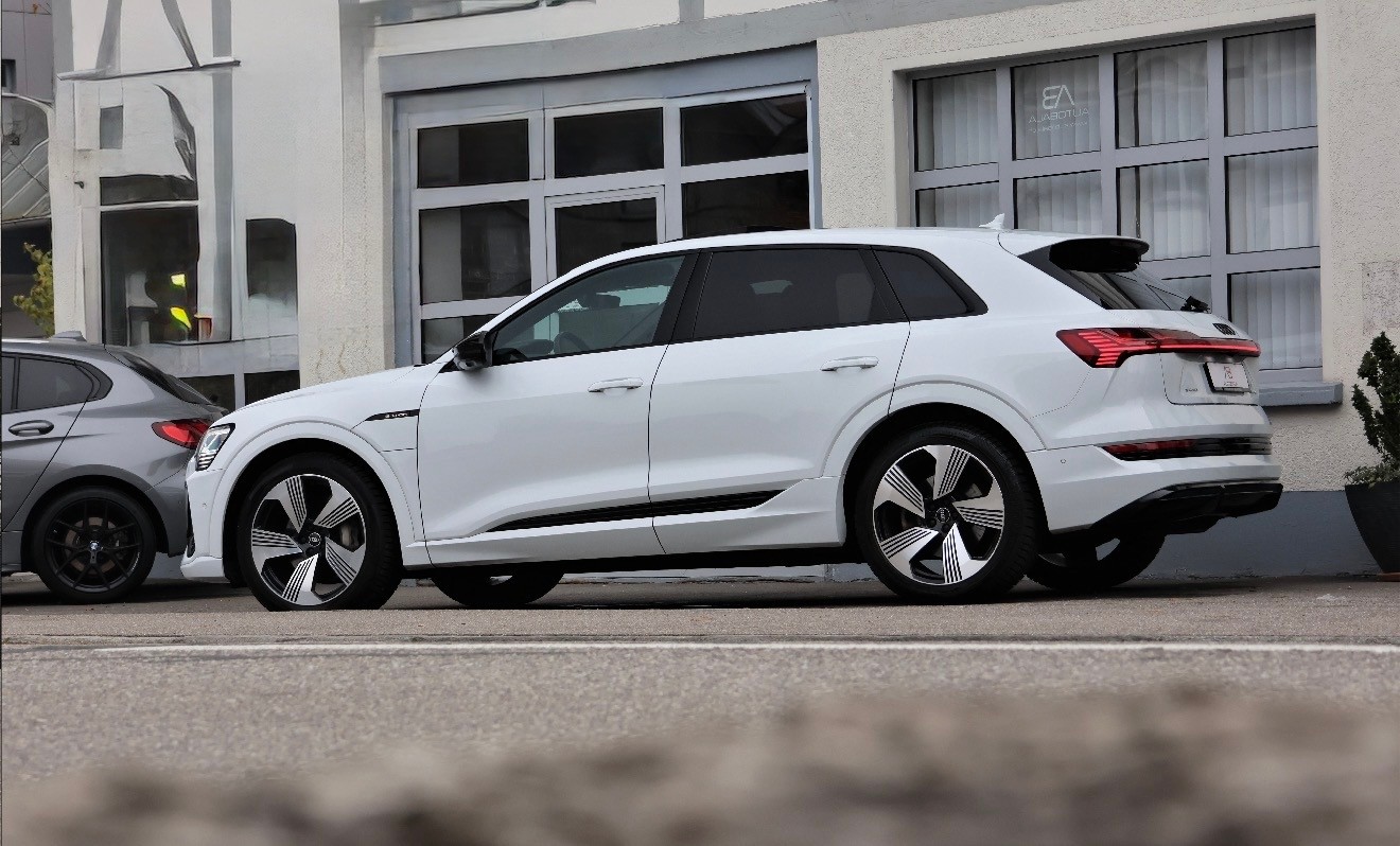 AUDI 55 S Line Black Edition quattro-image-5