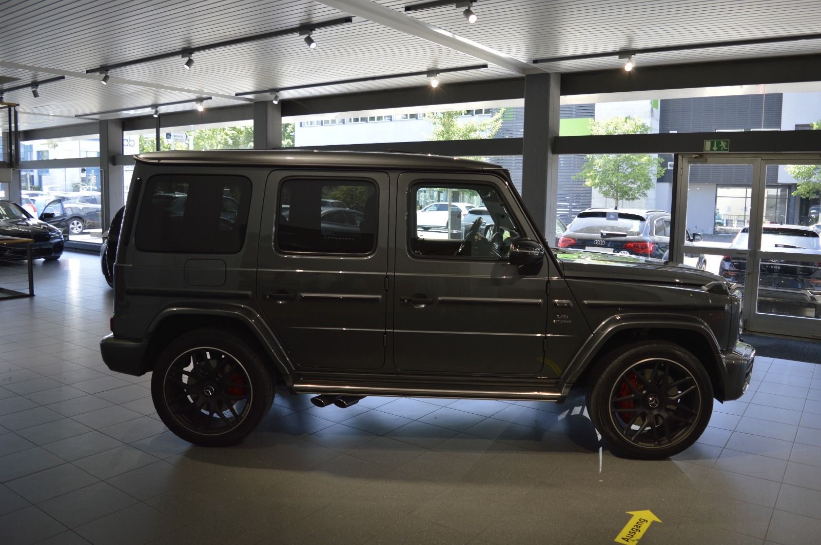 MERCEDES-BENZ G 63 AMG-image-8