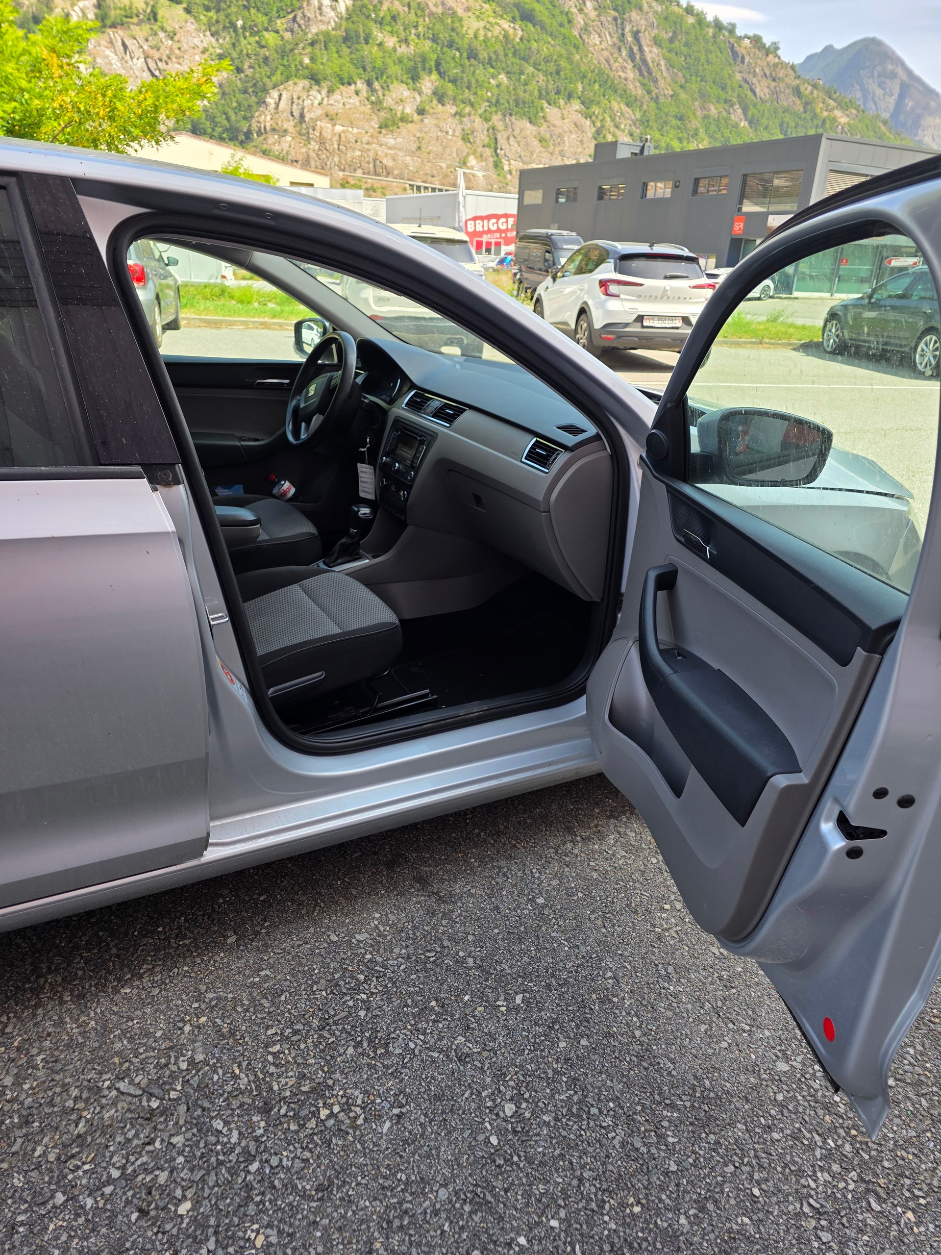 SEAT Toledo 1.4 TSI Reference DSG-image-10