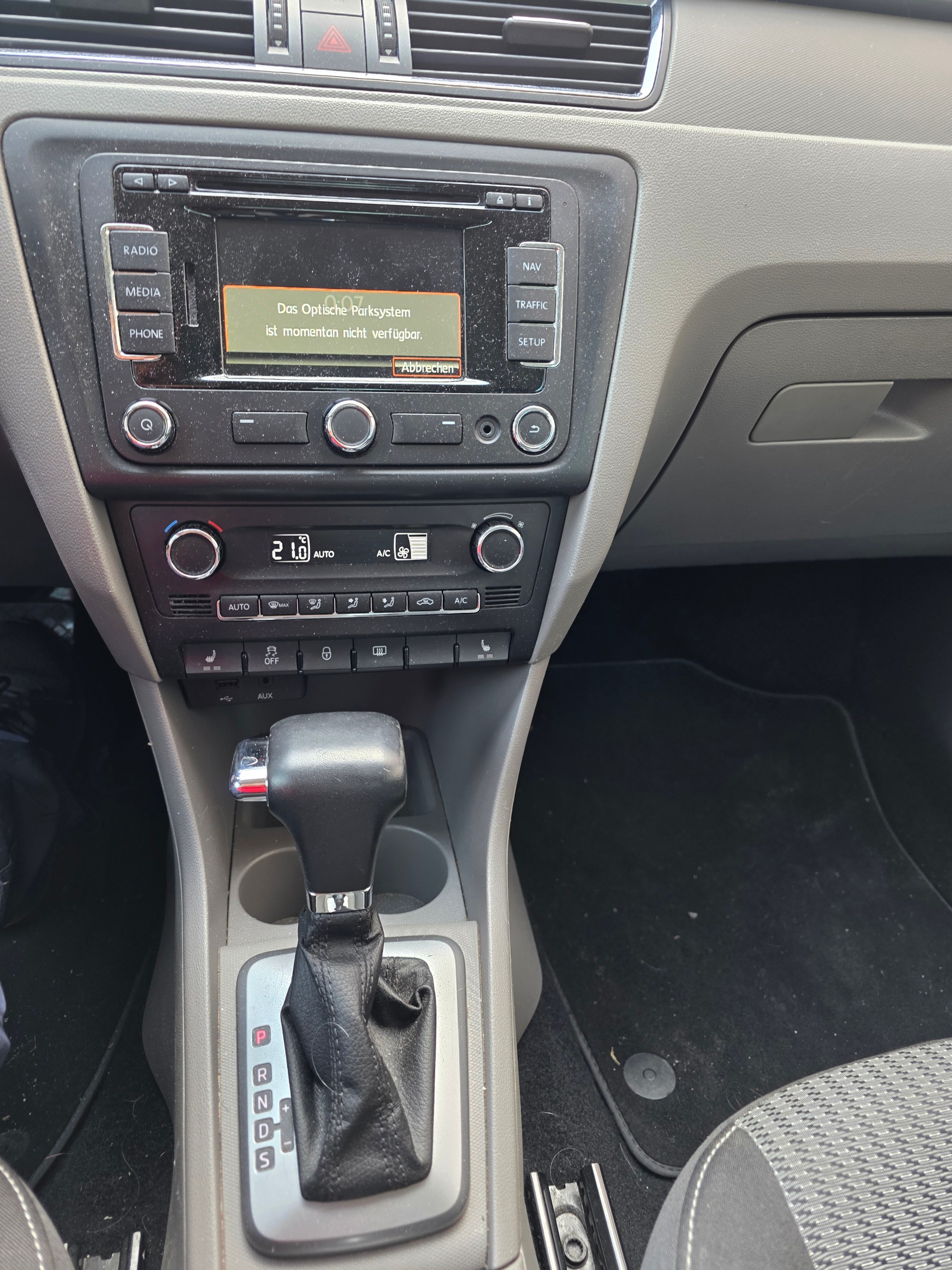 SEAT Toledo 1.4 TSI Reference DSG-image-15