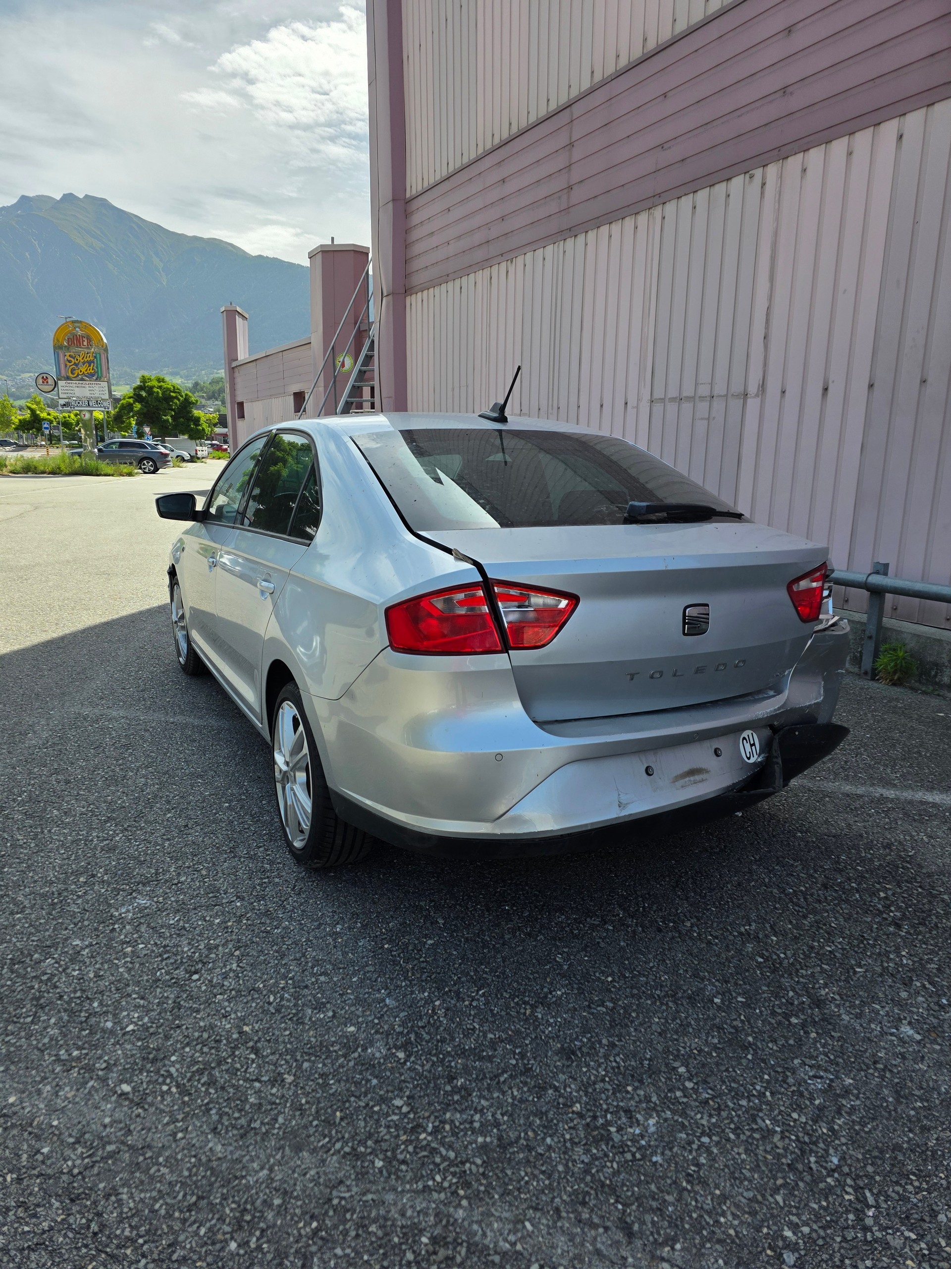 SEAT Toledo 1.4 TSI Reference DSG-image-5