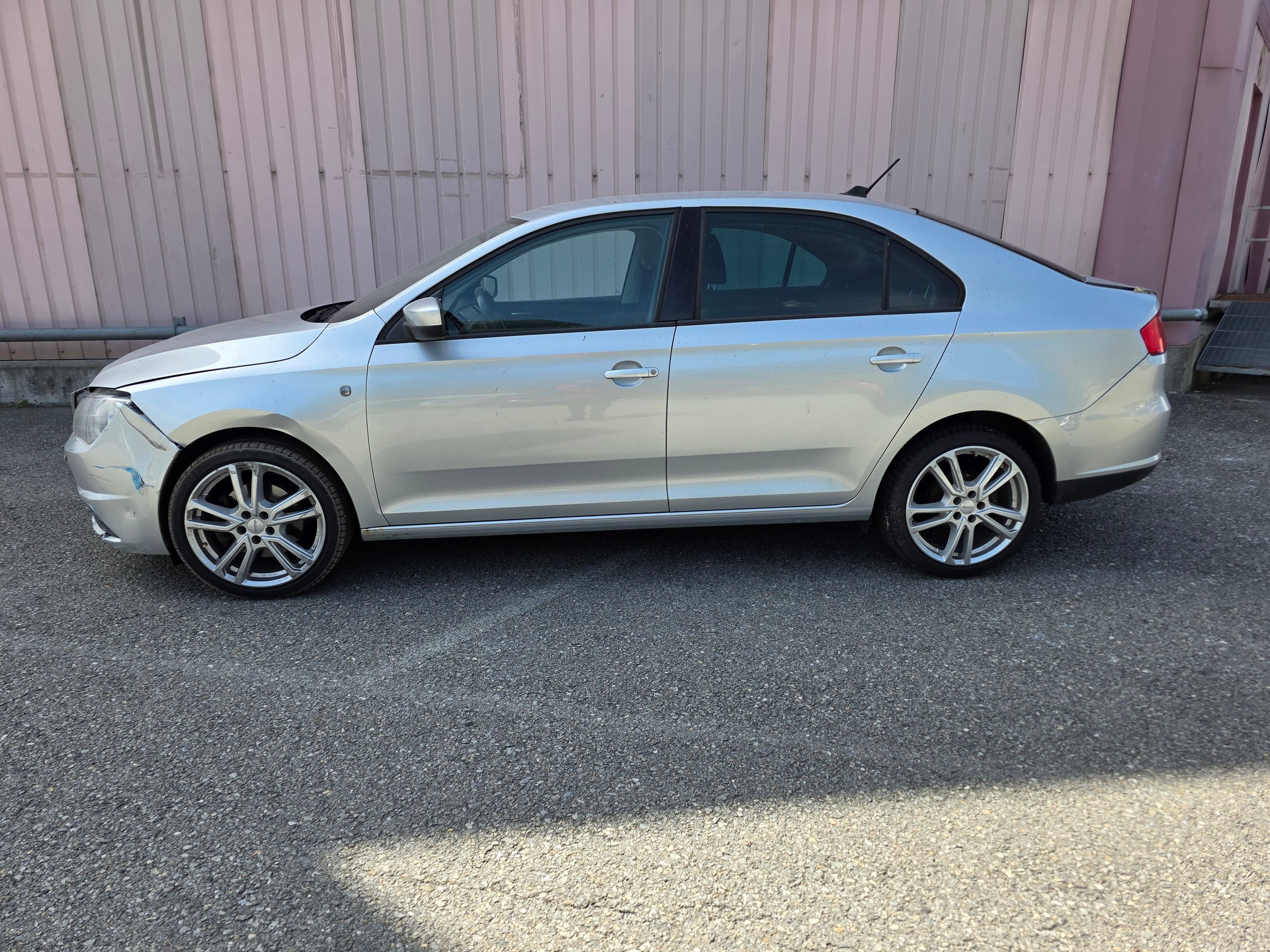 SEAT Toledo 1.4 TSI Reference DSG-image-3