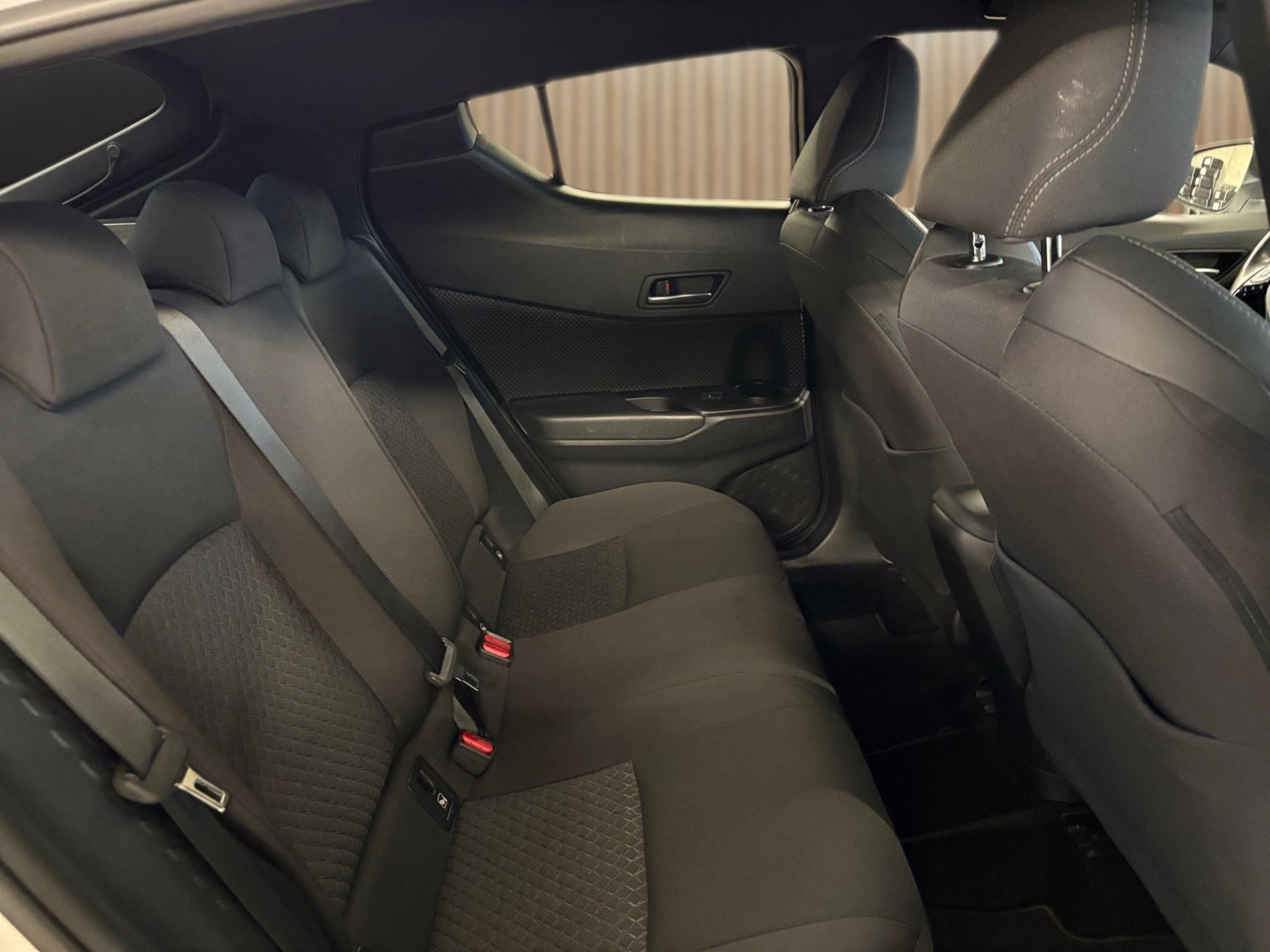 TOYOTA C-HR 1.8 HSD CVT Trend-image-14